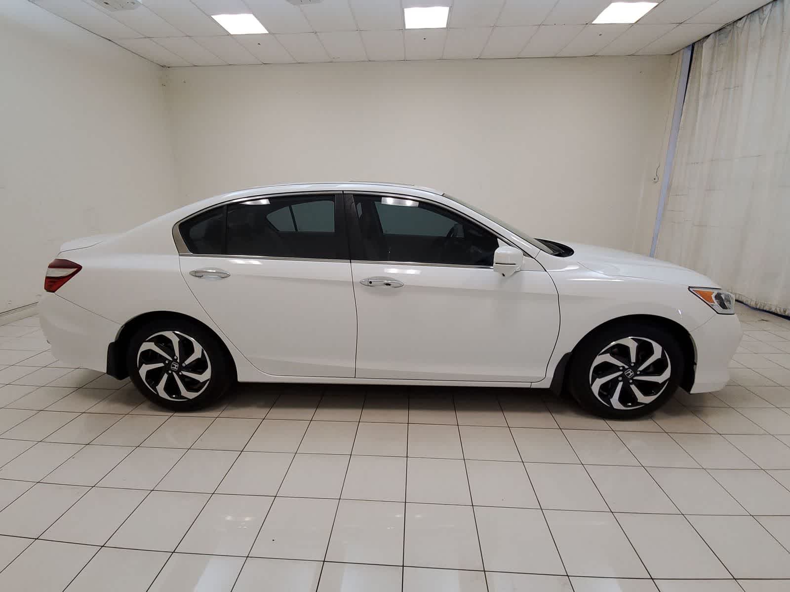 Thumbnail: 2016 Honda Accord - 27