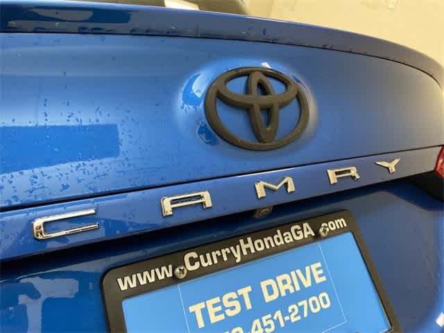 2020 Toyota Camry SE 17