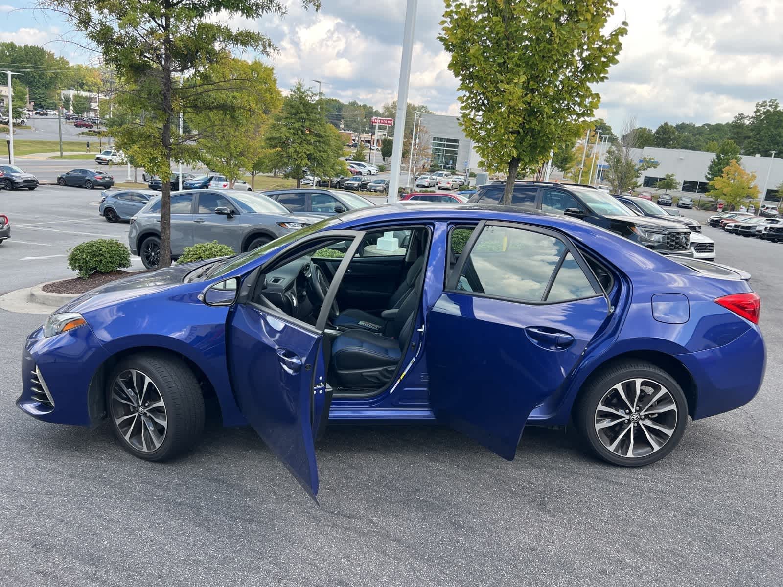 Thumbnail: 2018 Toyota Corolla - 17