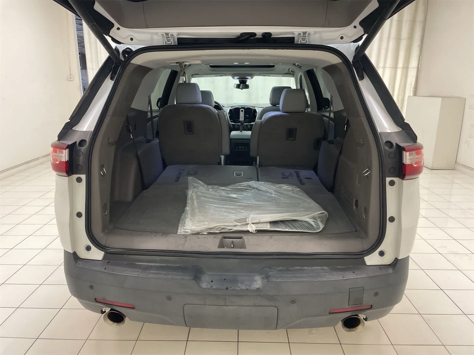 Thumbnail: 2020 Chevrolet Traverse - 23