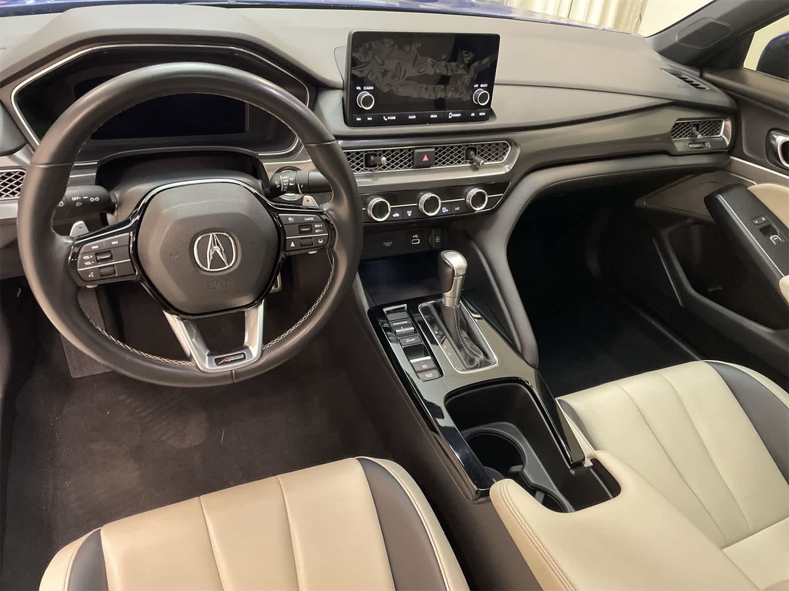 Thumbnail: 2023 Acura Integra - 19