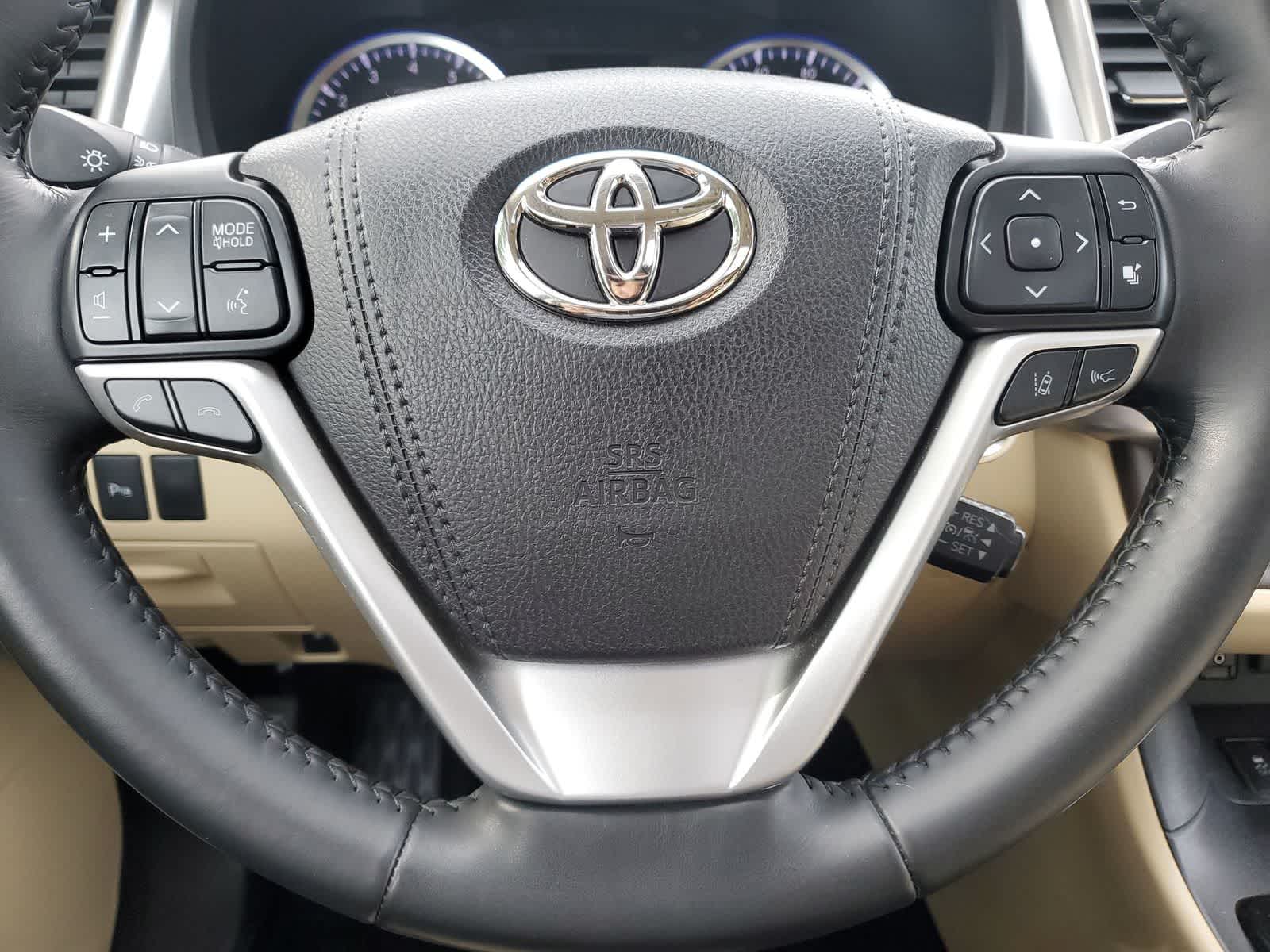 Thumbnail: 2017 Toyota Highlander - 12