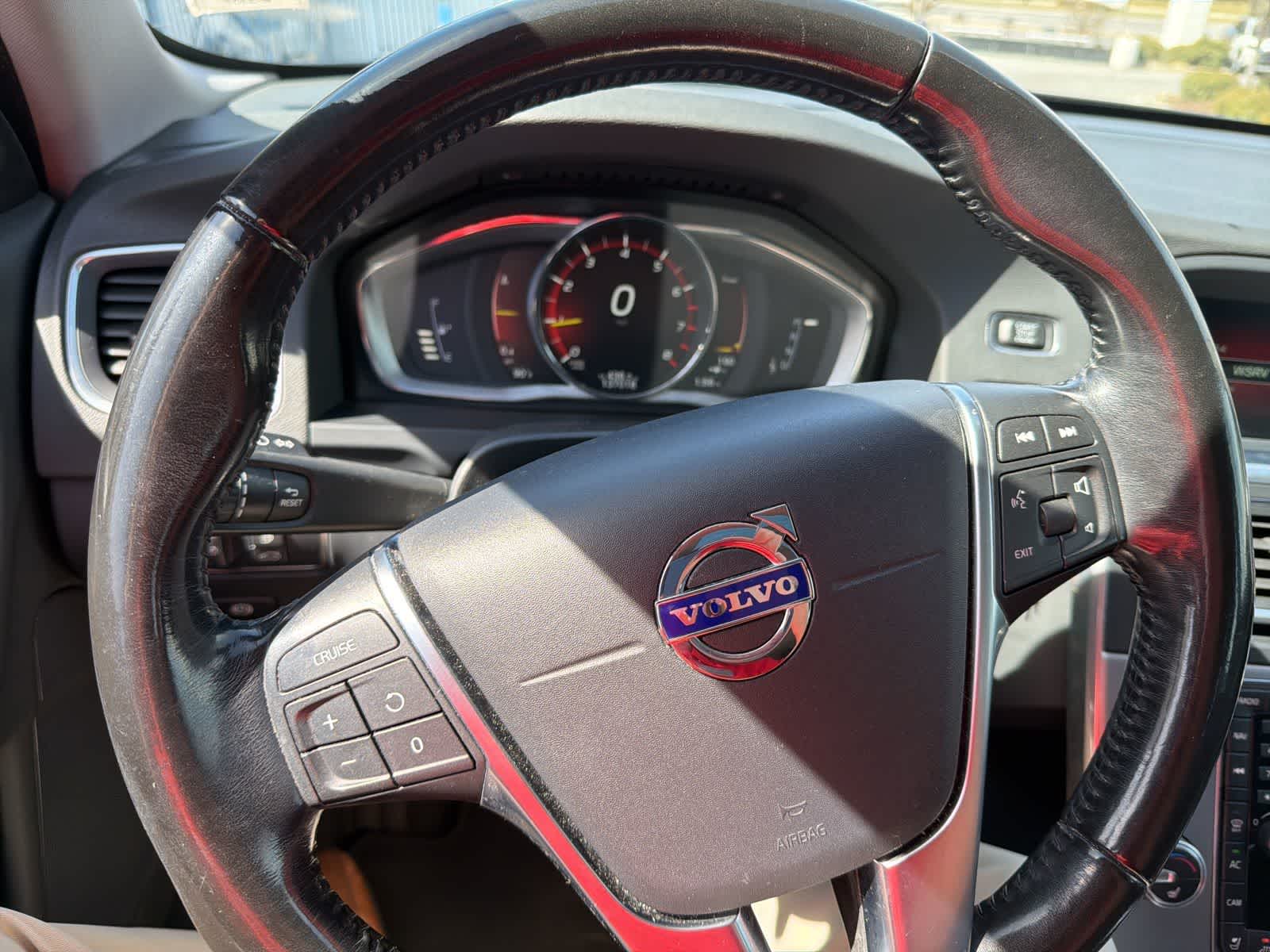 Thumbnail: 2017 Volvo V60 - 21