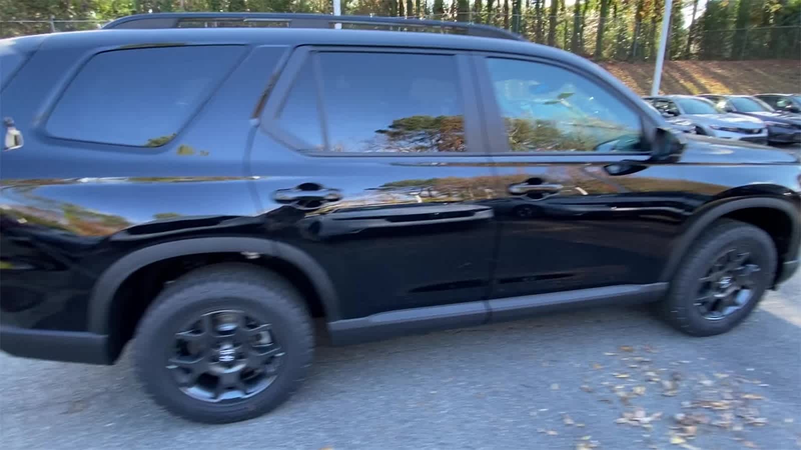 Thumbnail: 2025 Honda Pilot - 9