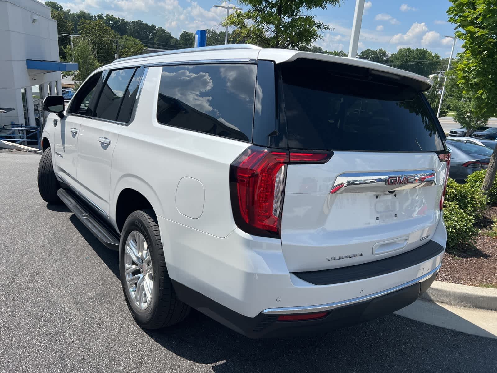 Thumbnail: 2021 GMC Yukon XL - 7