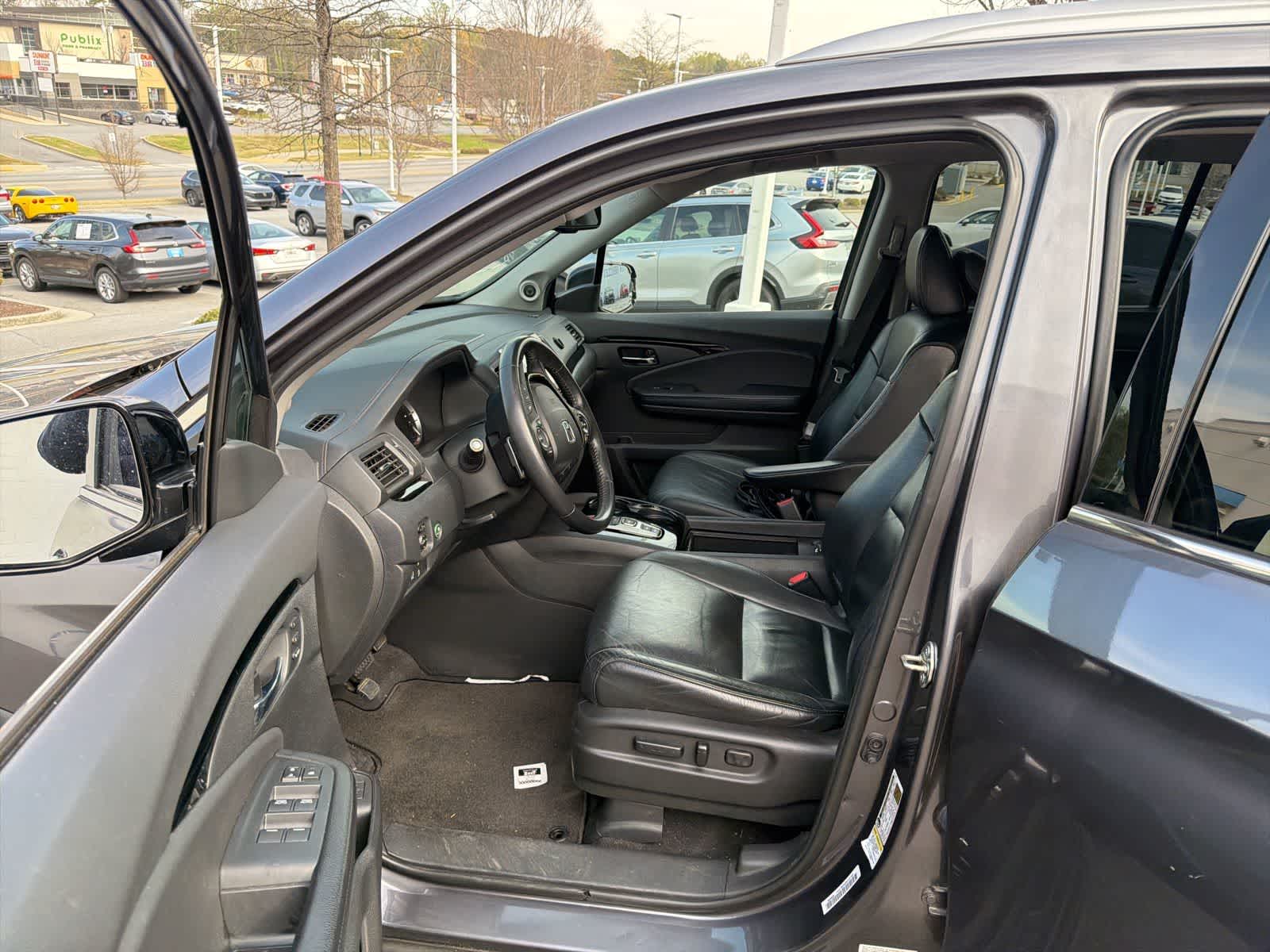 Thumbnail: 2016 Honda Pilot - 15