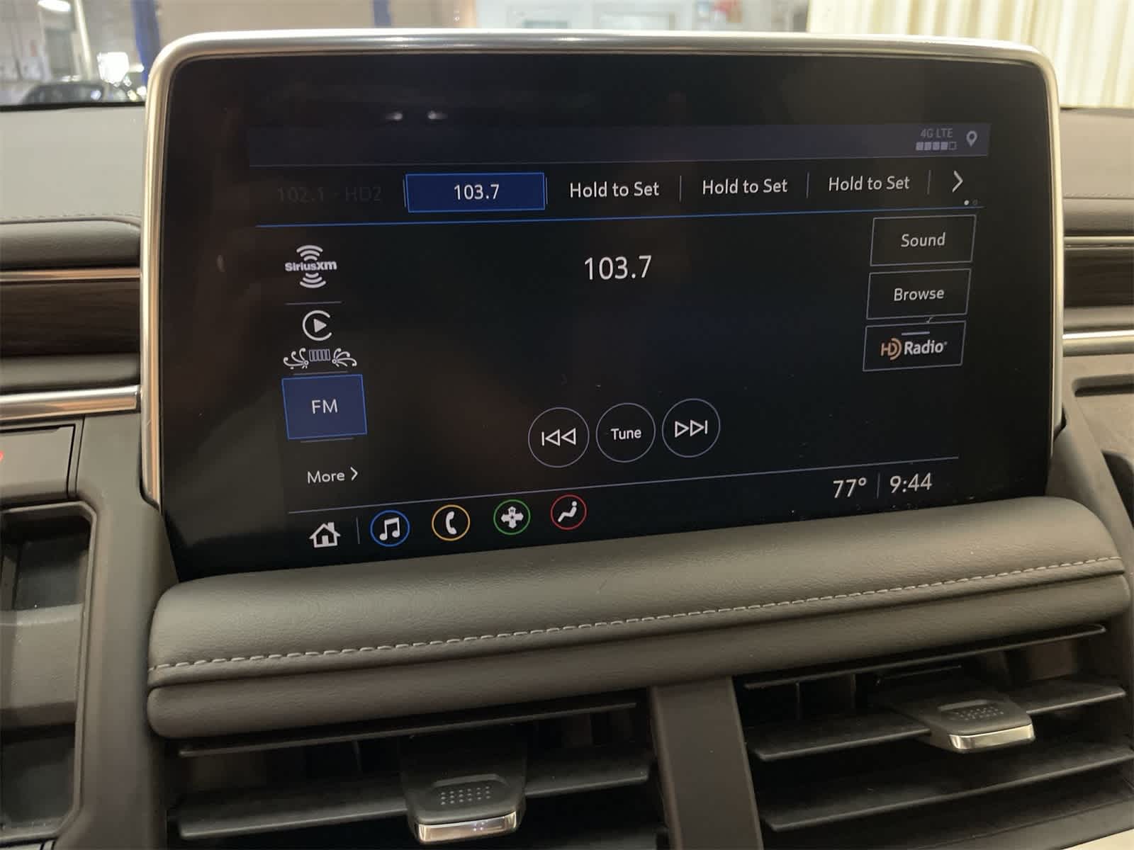 2021 Chevrolet Tahoe LT photo 3