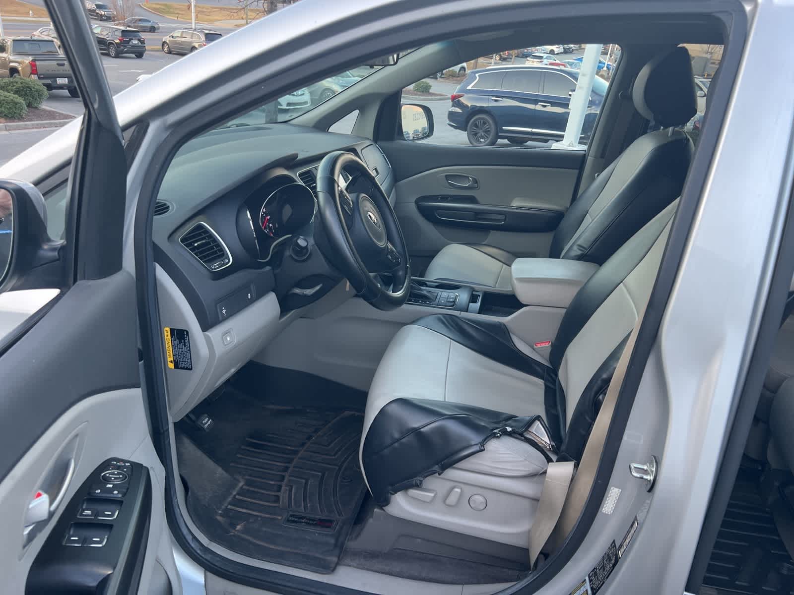 Thumbnail: 2016 Kia Sedona - 15