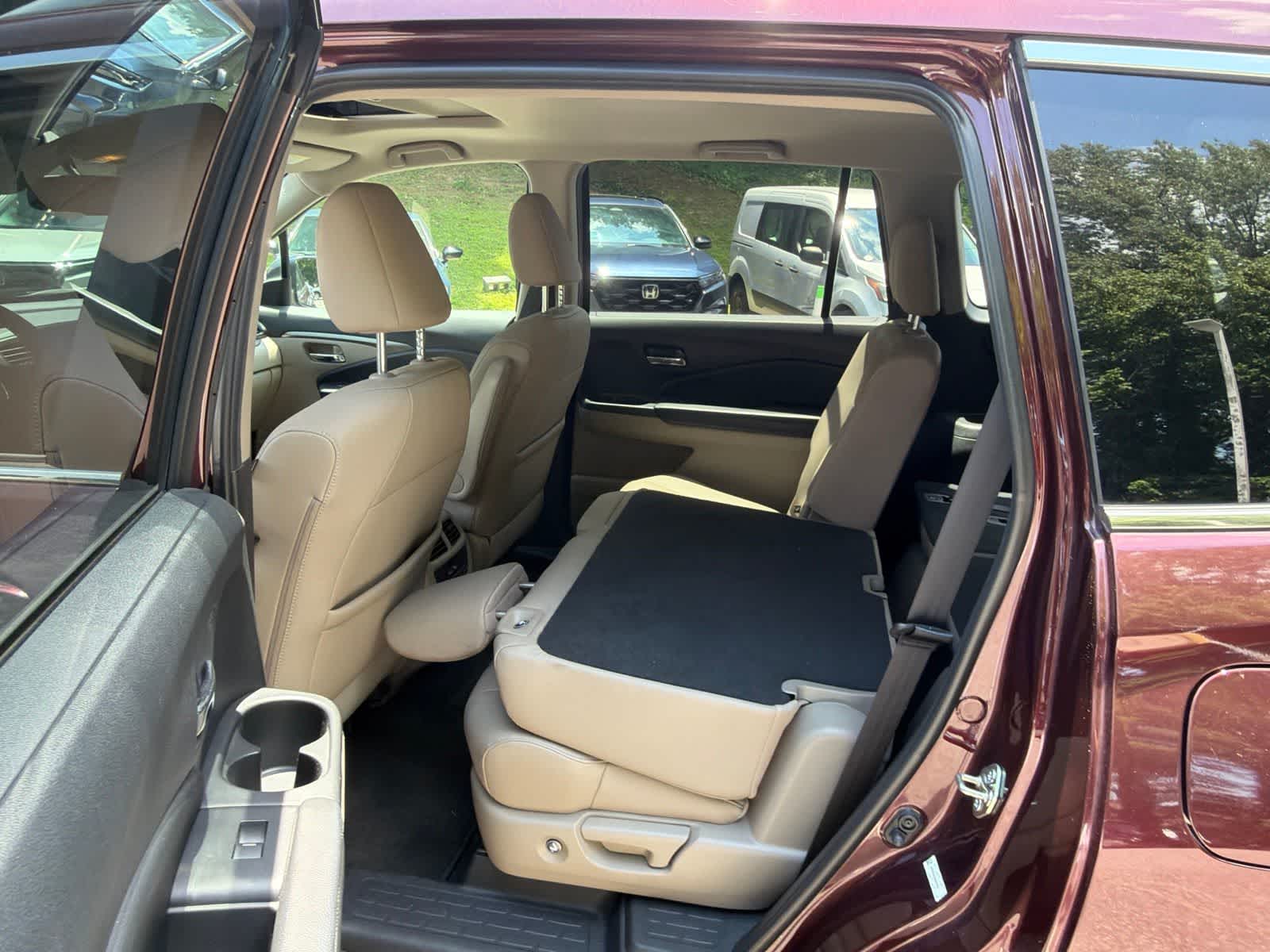 Thumbnail: 2016 Honda Pilot - 17