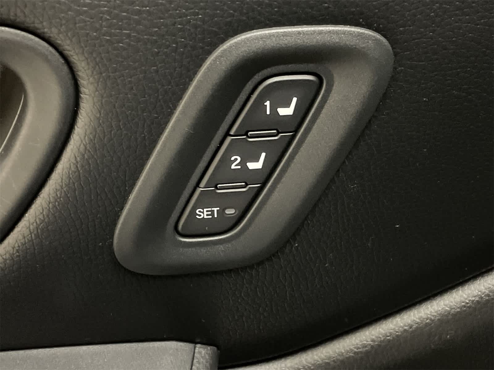 Thumbnail: 2024 Honda Pilot - 18