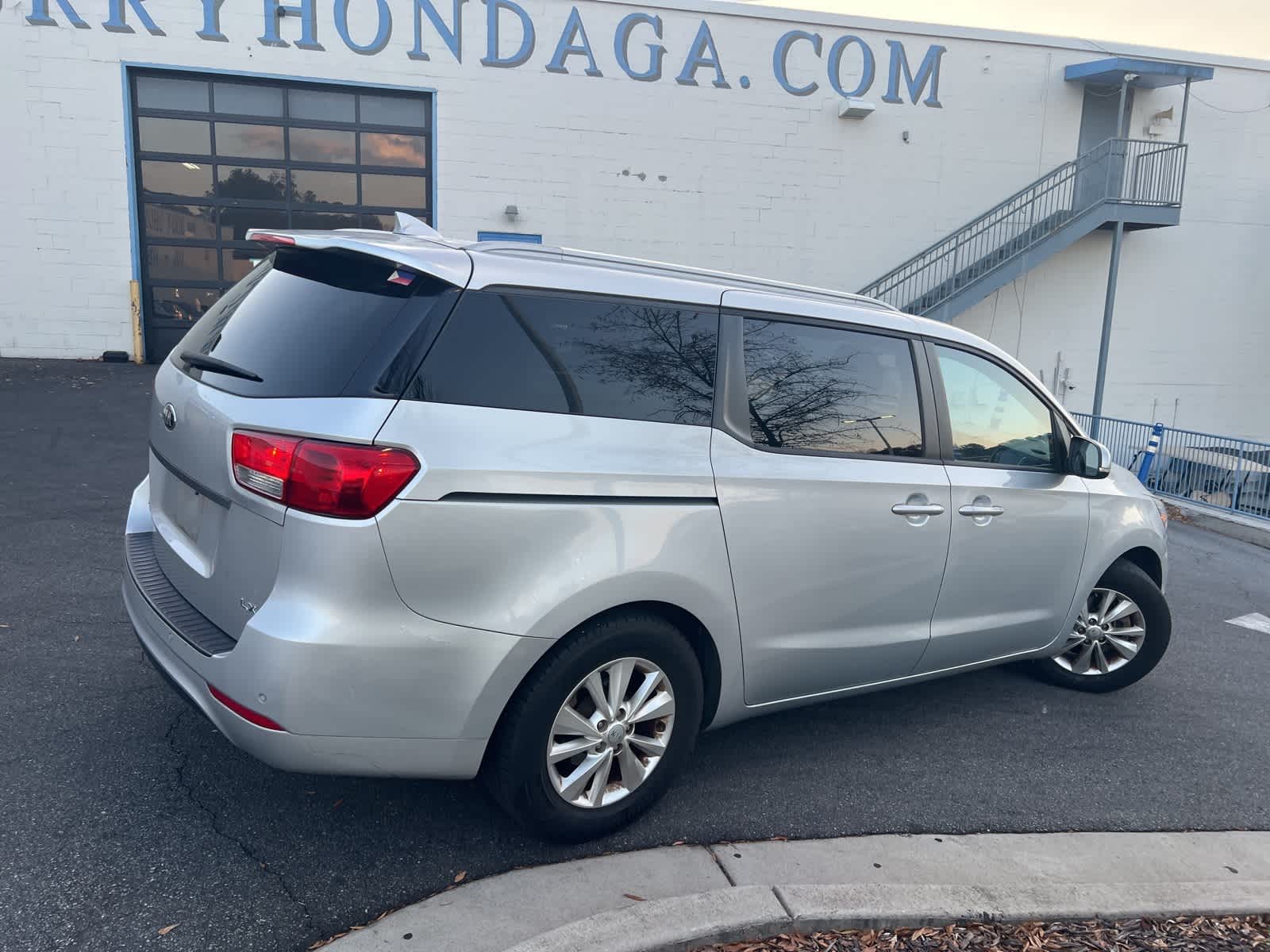 Thumbnail: 2016 Kia Sedona - 11