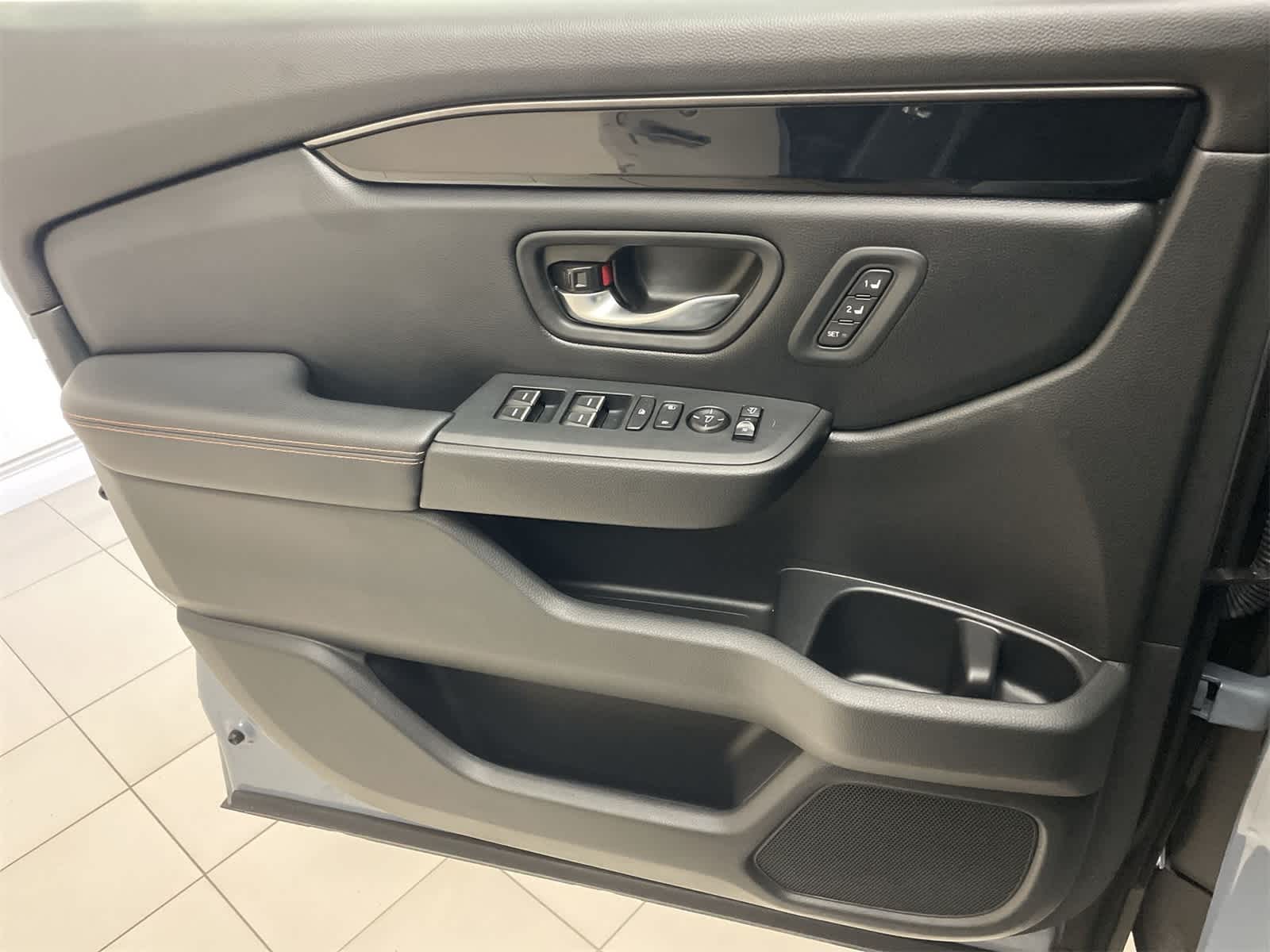 Thumbnail: 2024 Honda Pilot - 16