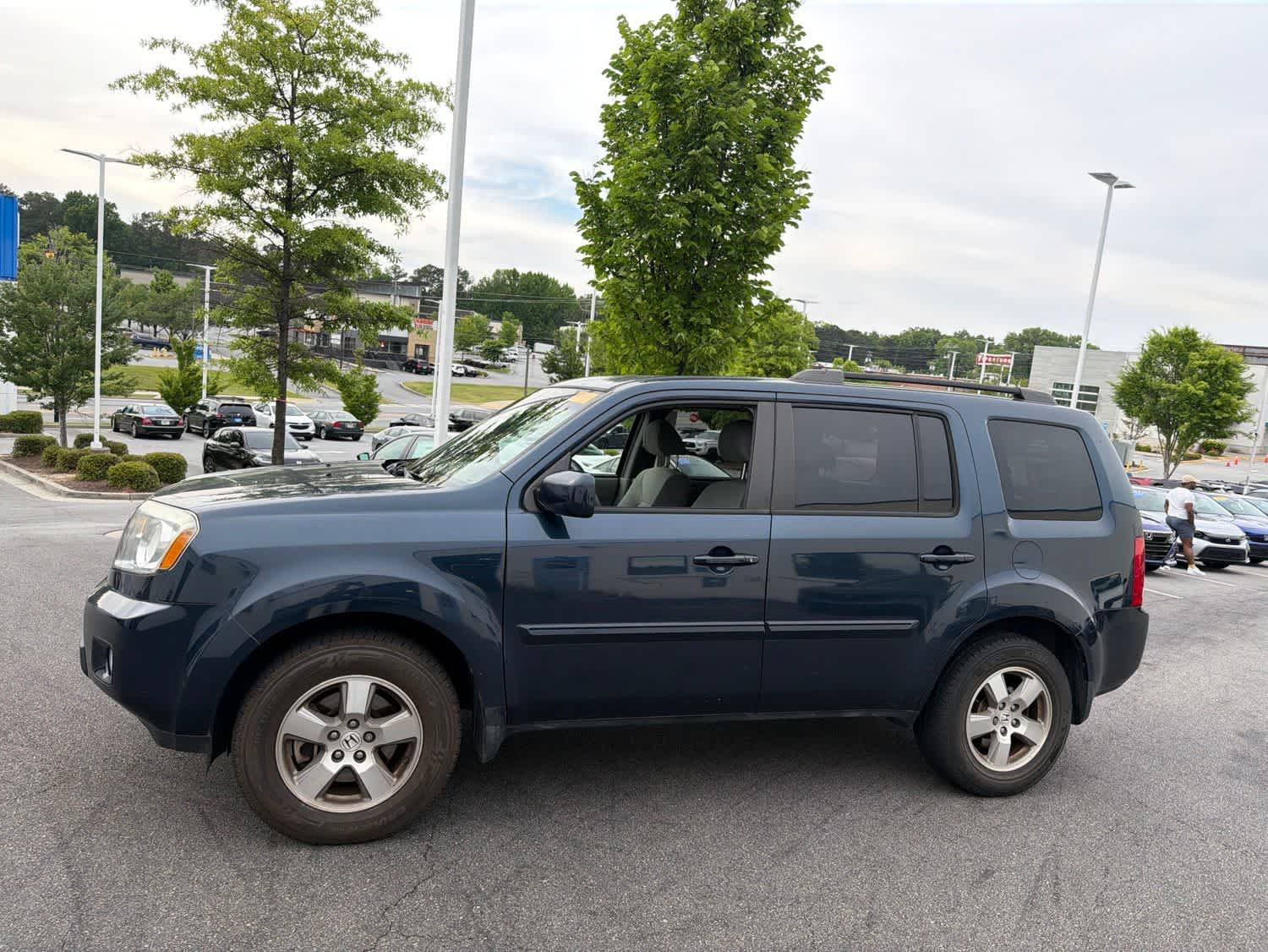 Thumbnail: 2011 Honda Pilot - 6
