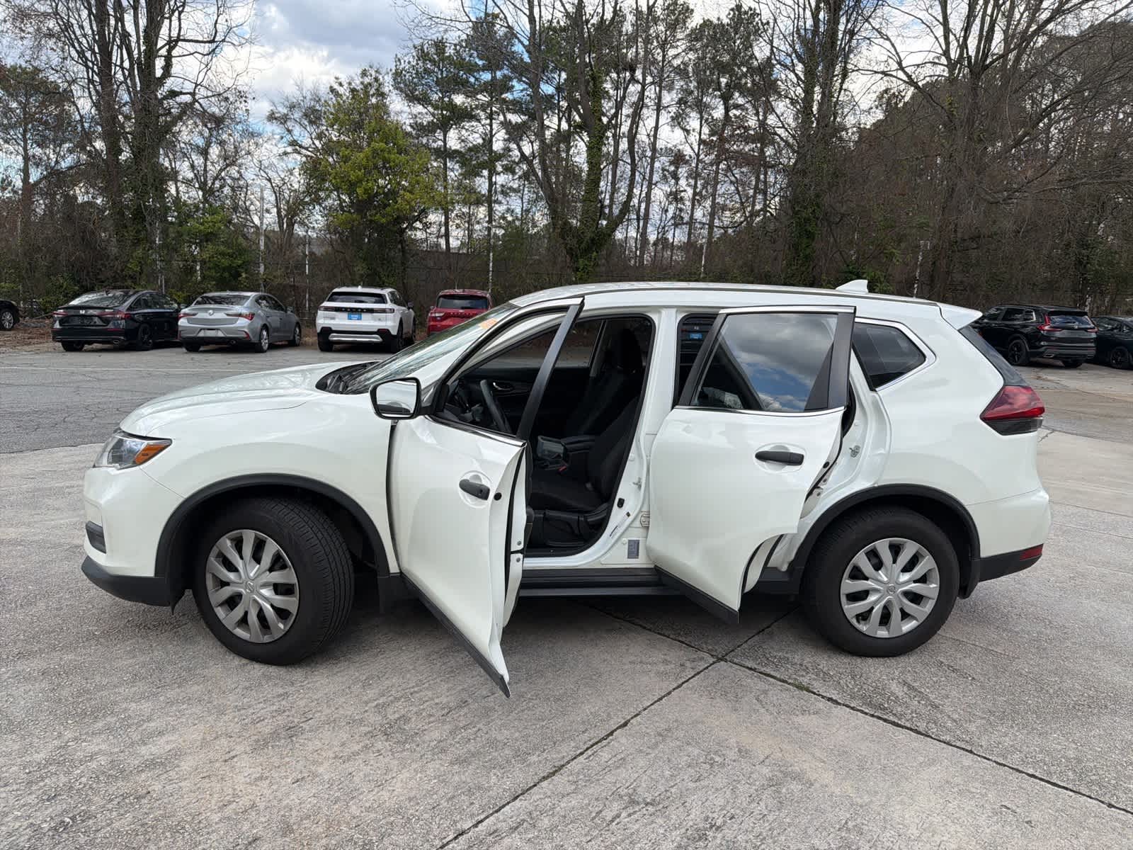 Thumbnail: 2018 Nissan Rogue - 17