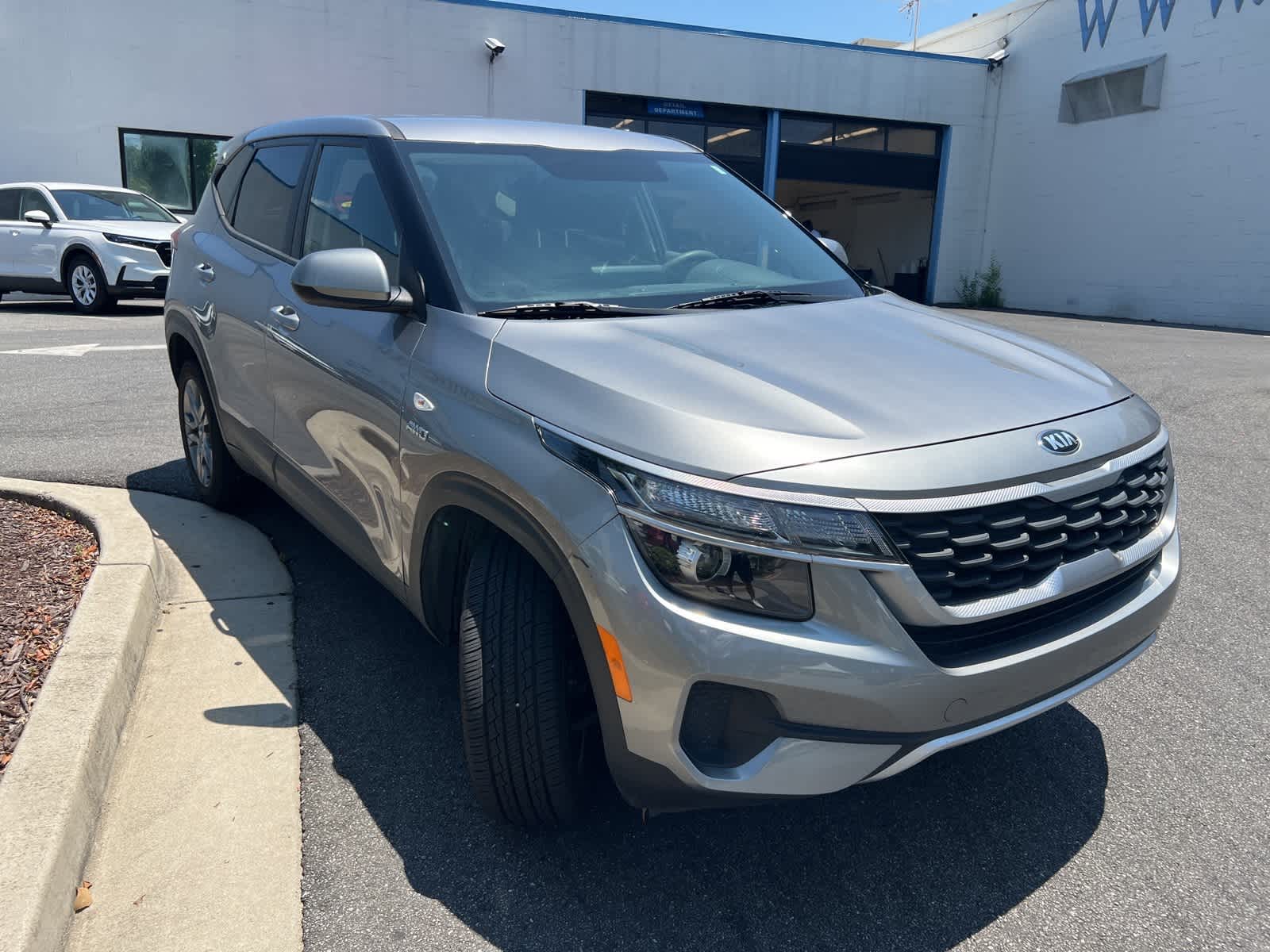 Thumbnail: 2021 Kia Seltos - 12