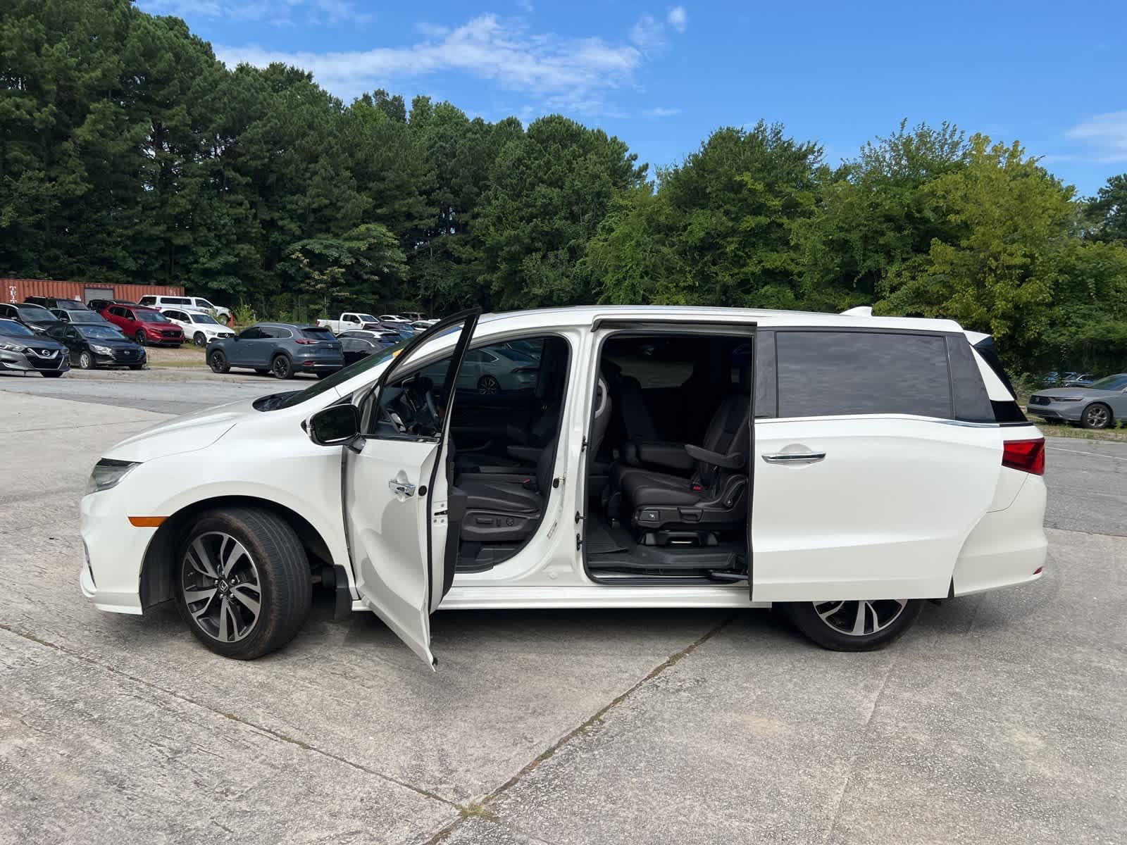 Thumbnail: 2019 Honda Odyssey - 17