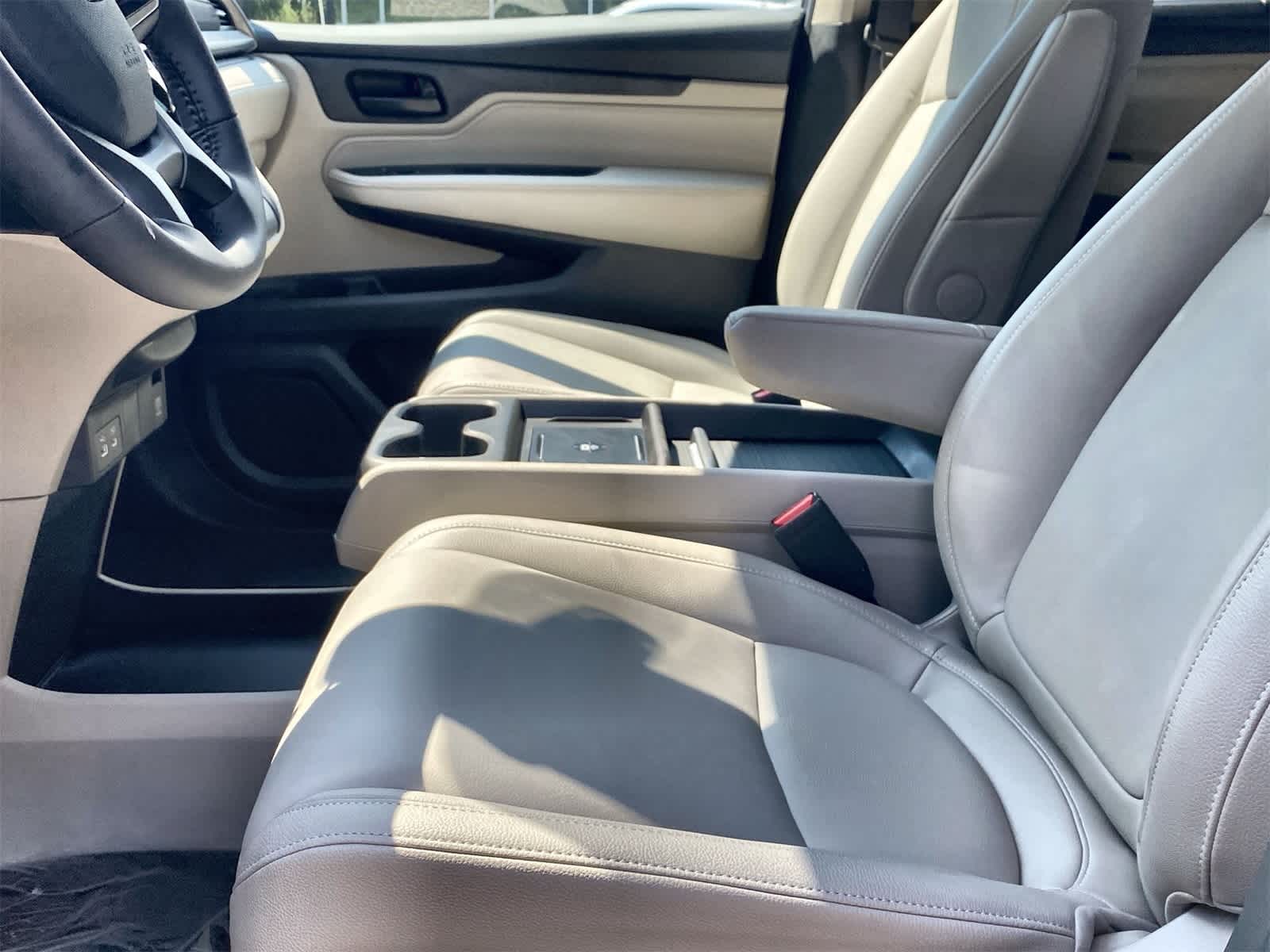 Thumbnail: 2026 Honda Odyssey - 13