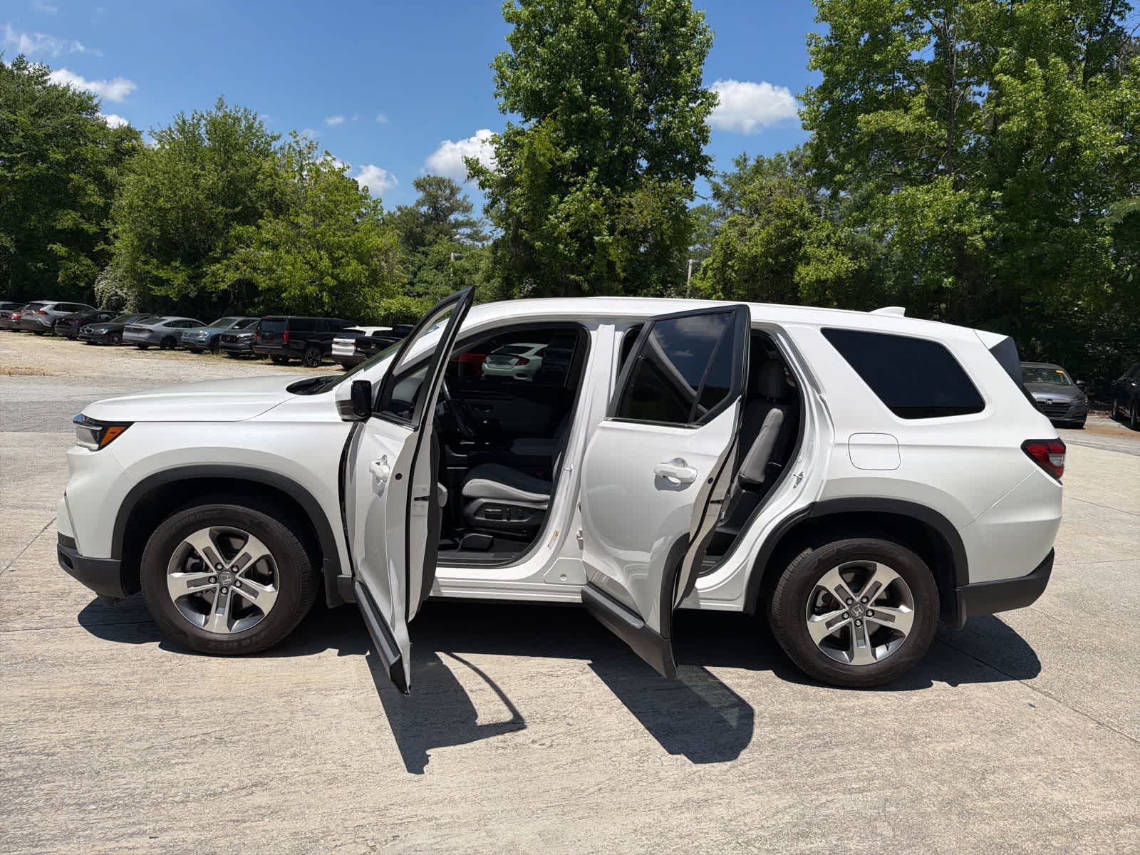 Thumbnail: 2025 Honda Pilot - 20