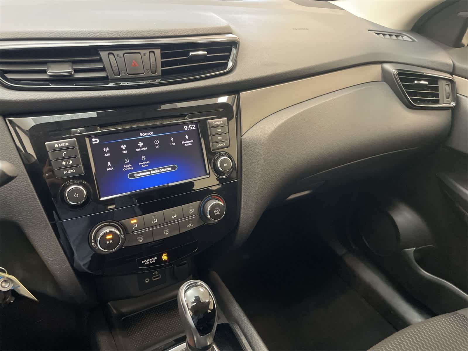 Thumbnail: 2020 Nissan Rogue Sport - 26