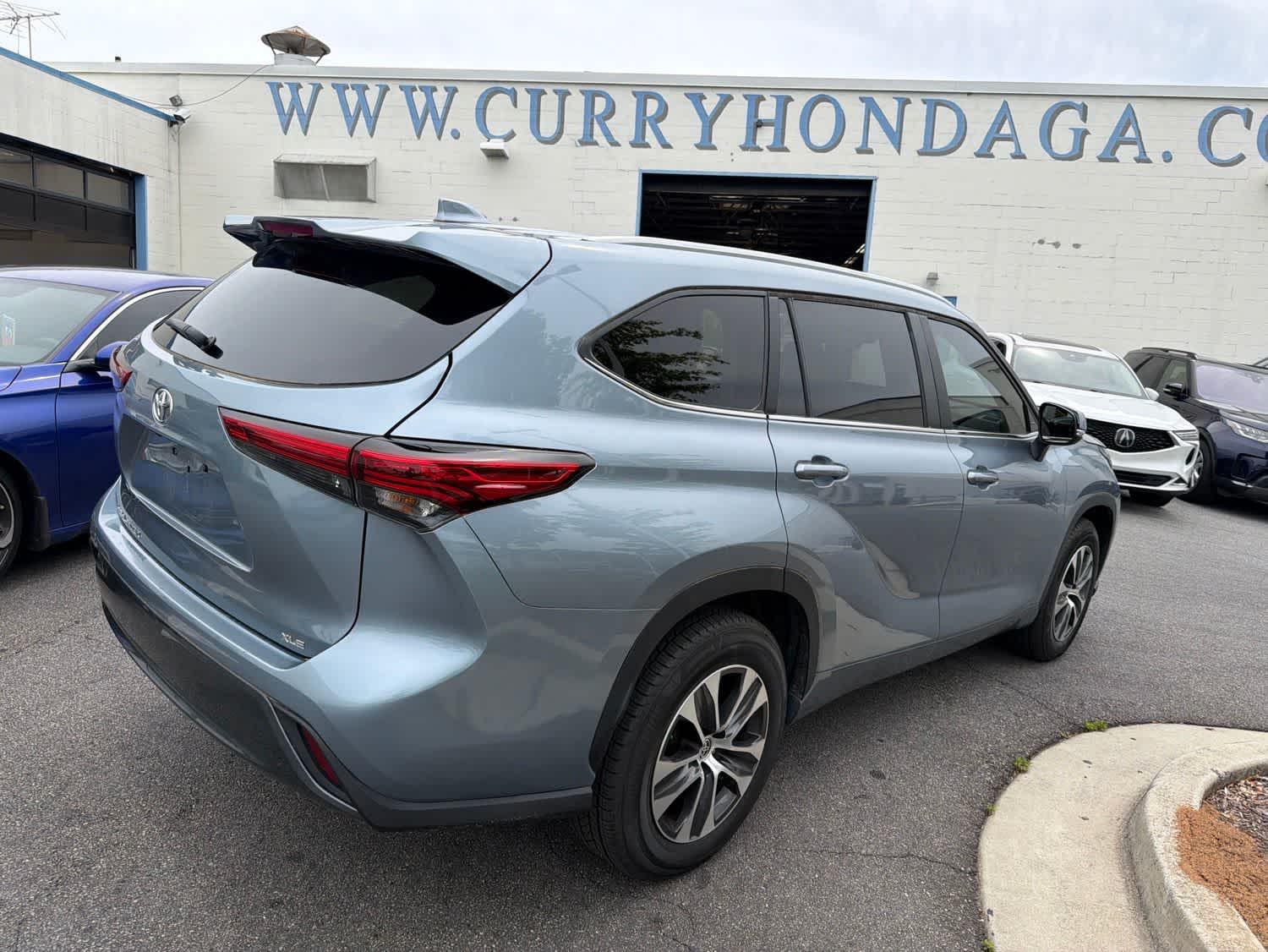 Thumbnail: 2023 Toyota Highlander - 10