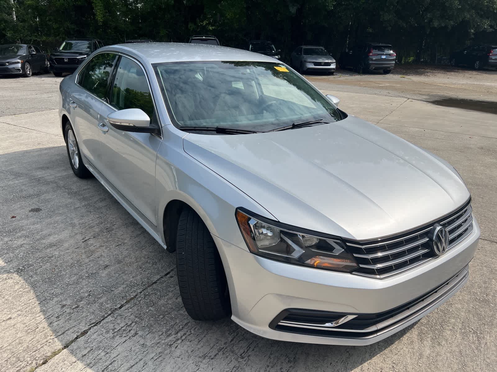 Thumbnail: 2016 Volkswagen Passat - 12