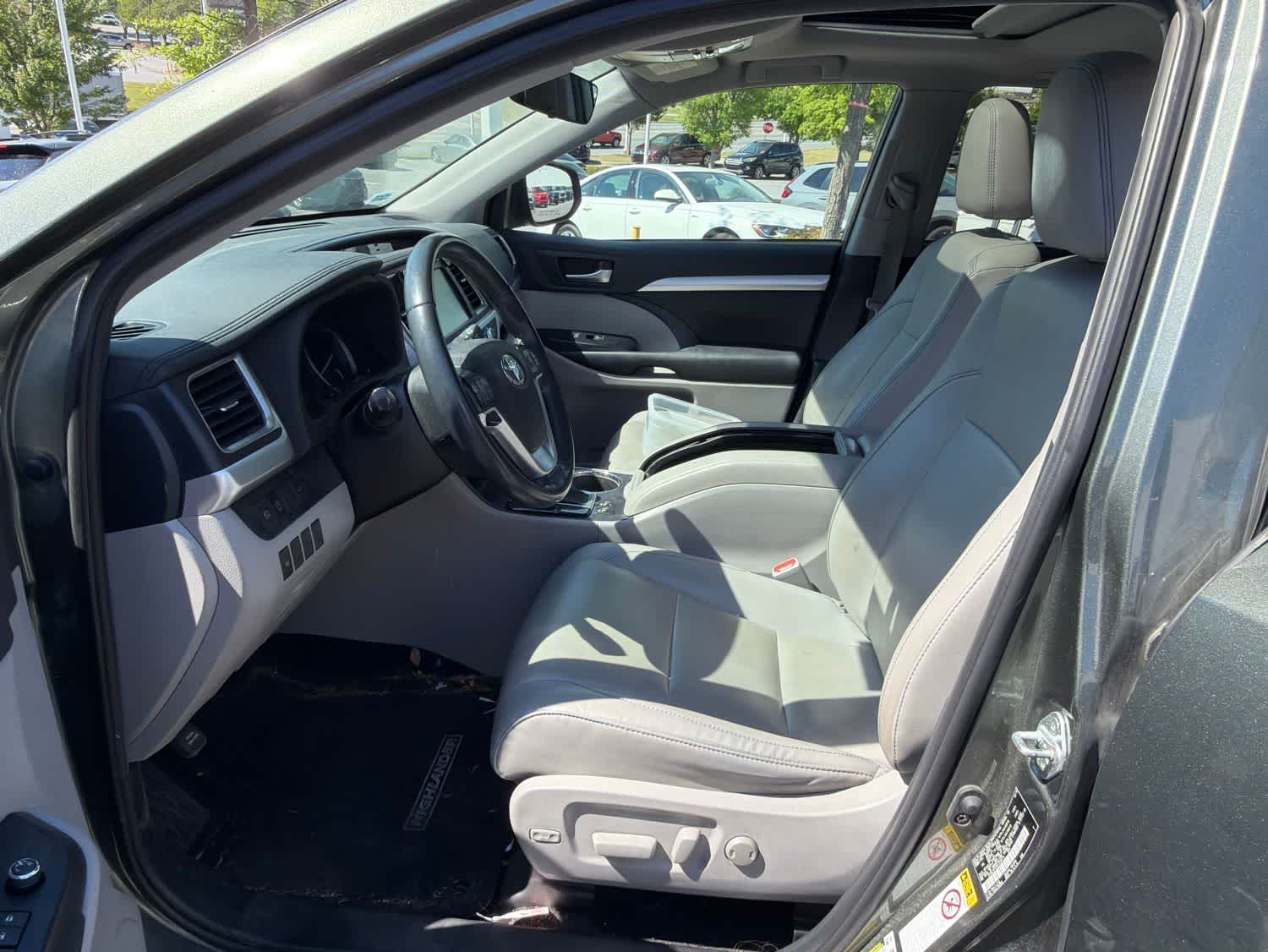 Thumbnail: 2019 Toyota Highlander - 14