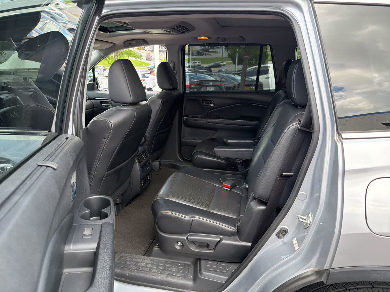Thumbnail: 2016 Honda Pilot - 16