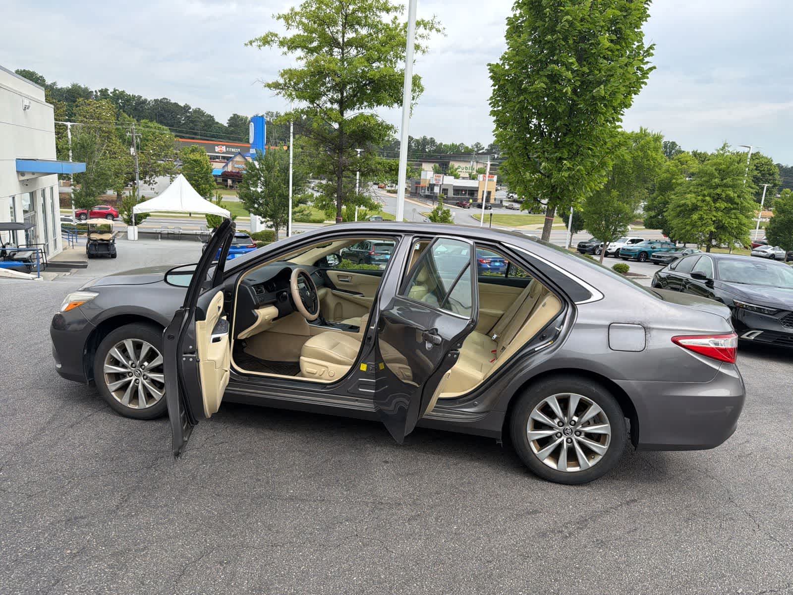 Thumbnail: 2015 Toyota Camry - 20