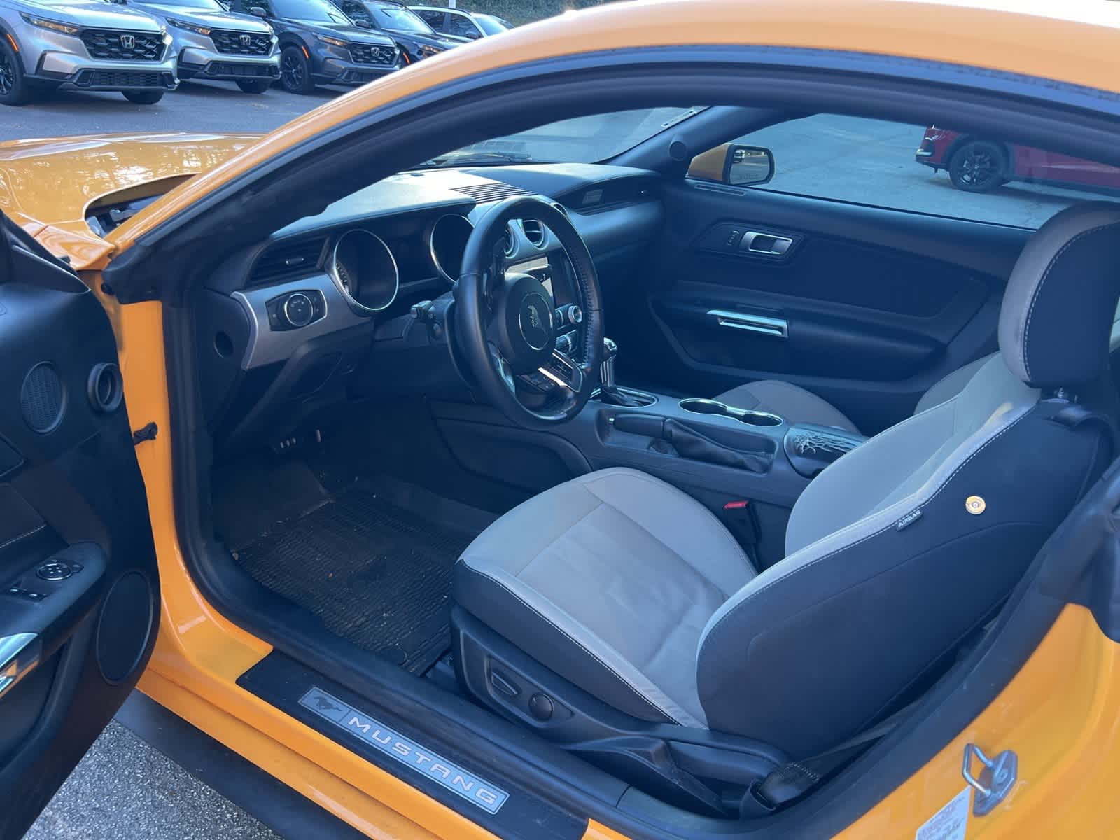 Thumbnail: 2022 Ford Mustang - 17