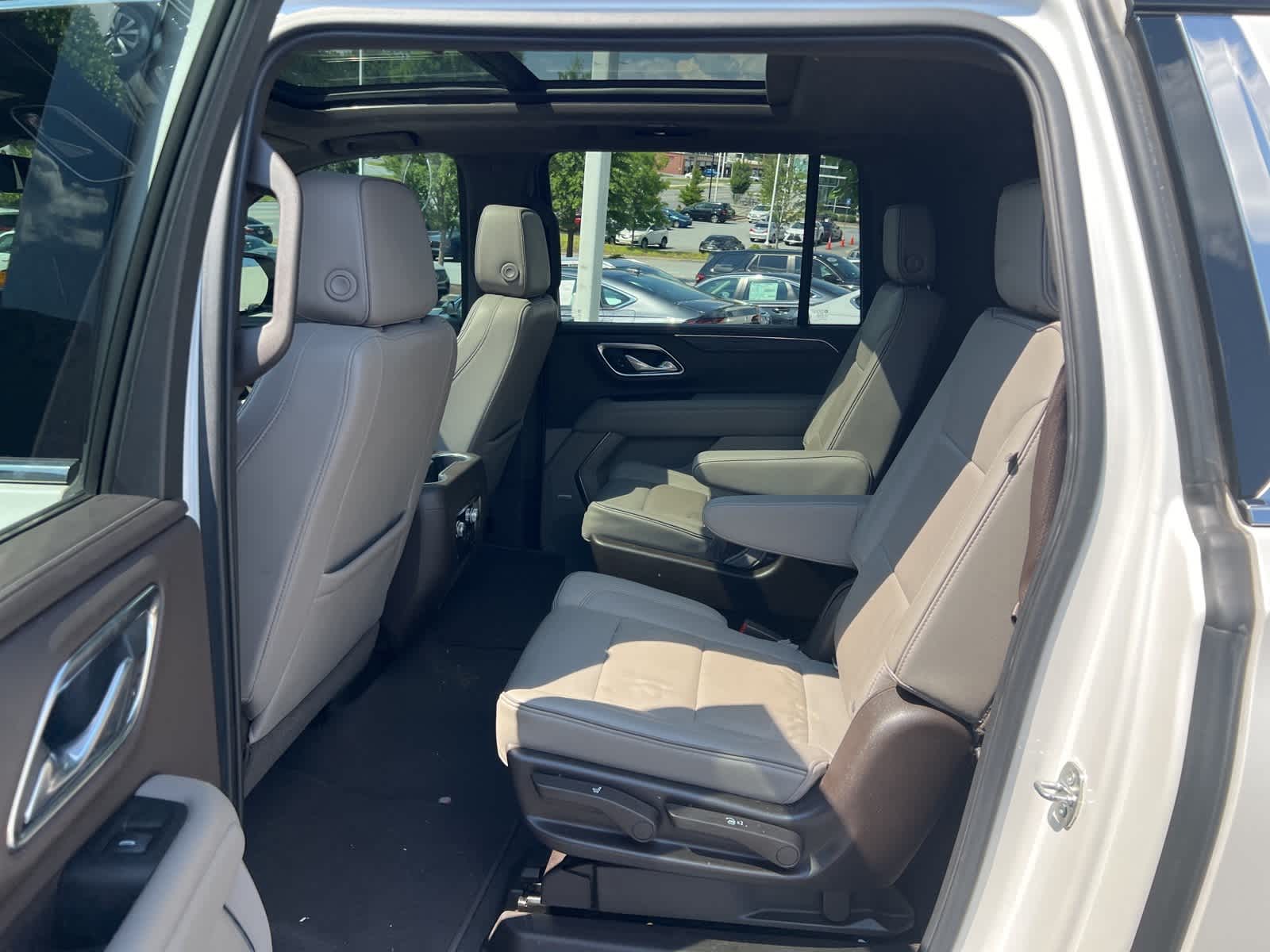 Thumbnail: 2021 GMC Yukon XL - 15