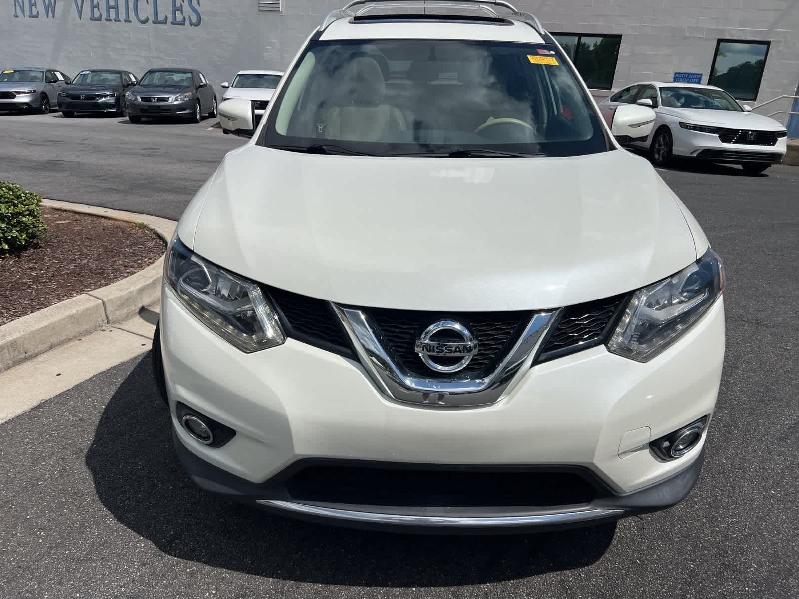 Thumbnail: 2015 Nissan Rogue - 15