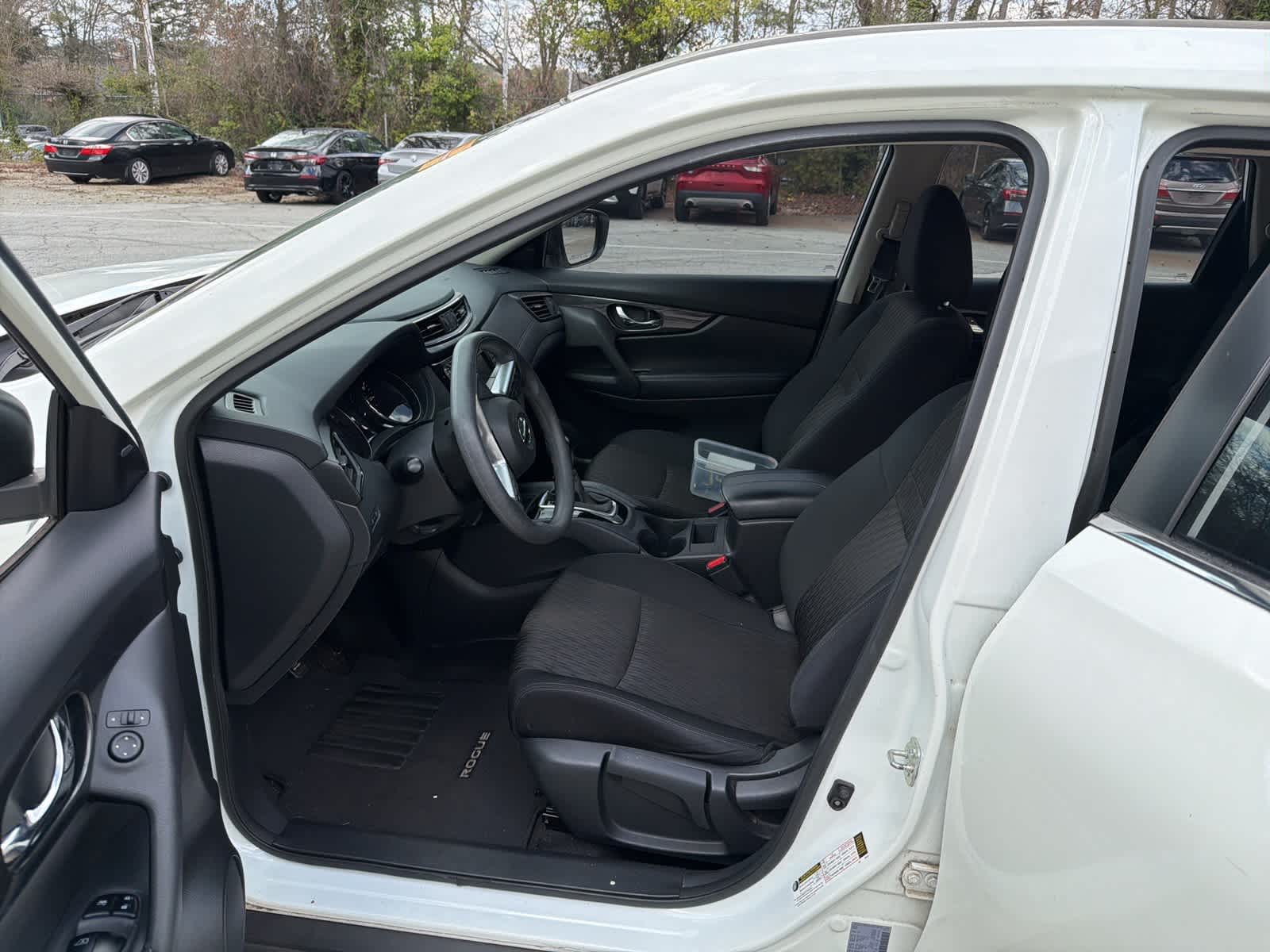 Thumbnail: 2018 Nissan Rogue - 16