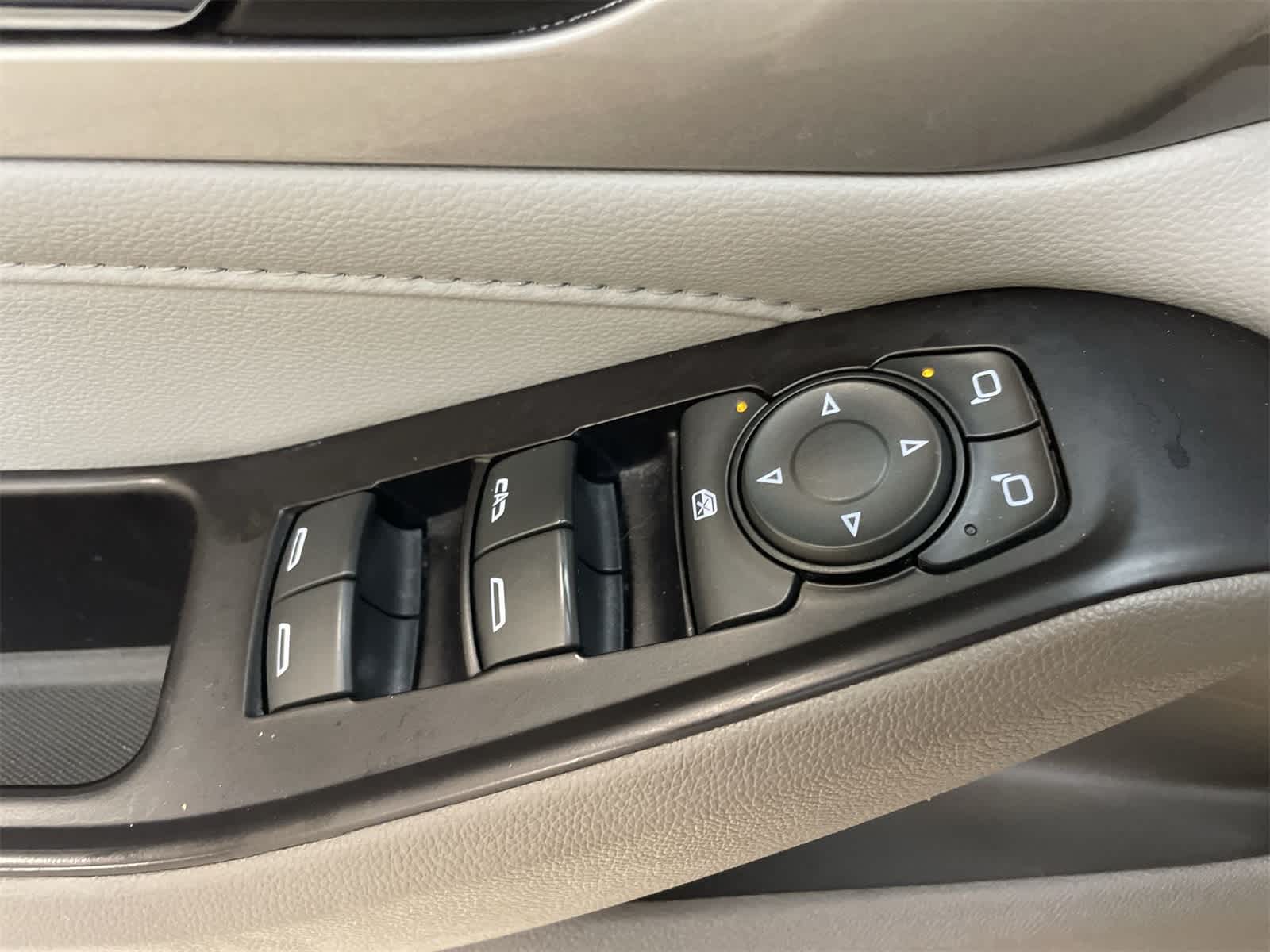 Thumbnail: 2020 Chevrolet Traverse - 18