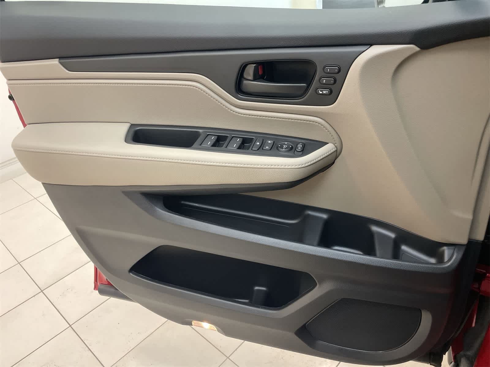 Thumbnail: 2023 Honda Odyssey - 16