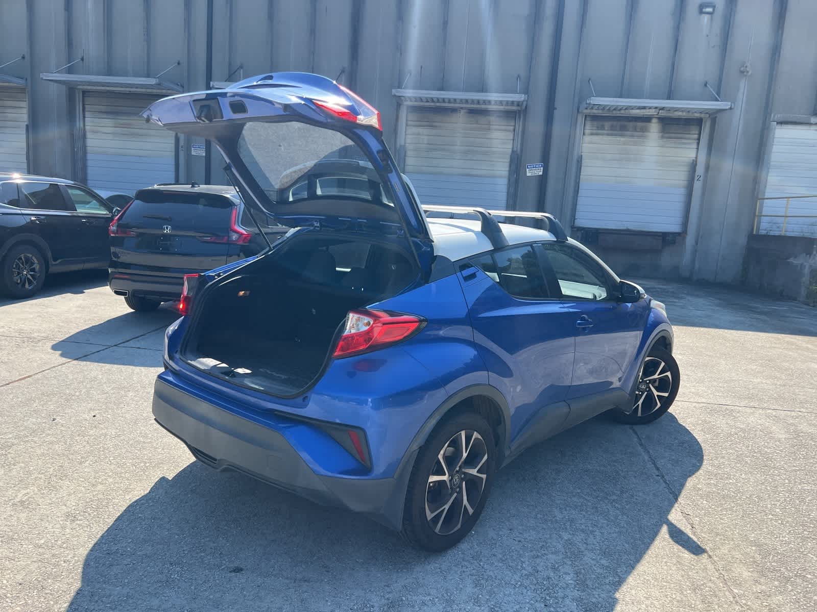 Thumbnail: 2018 Toyota C-HR - 11
