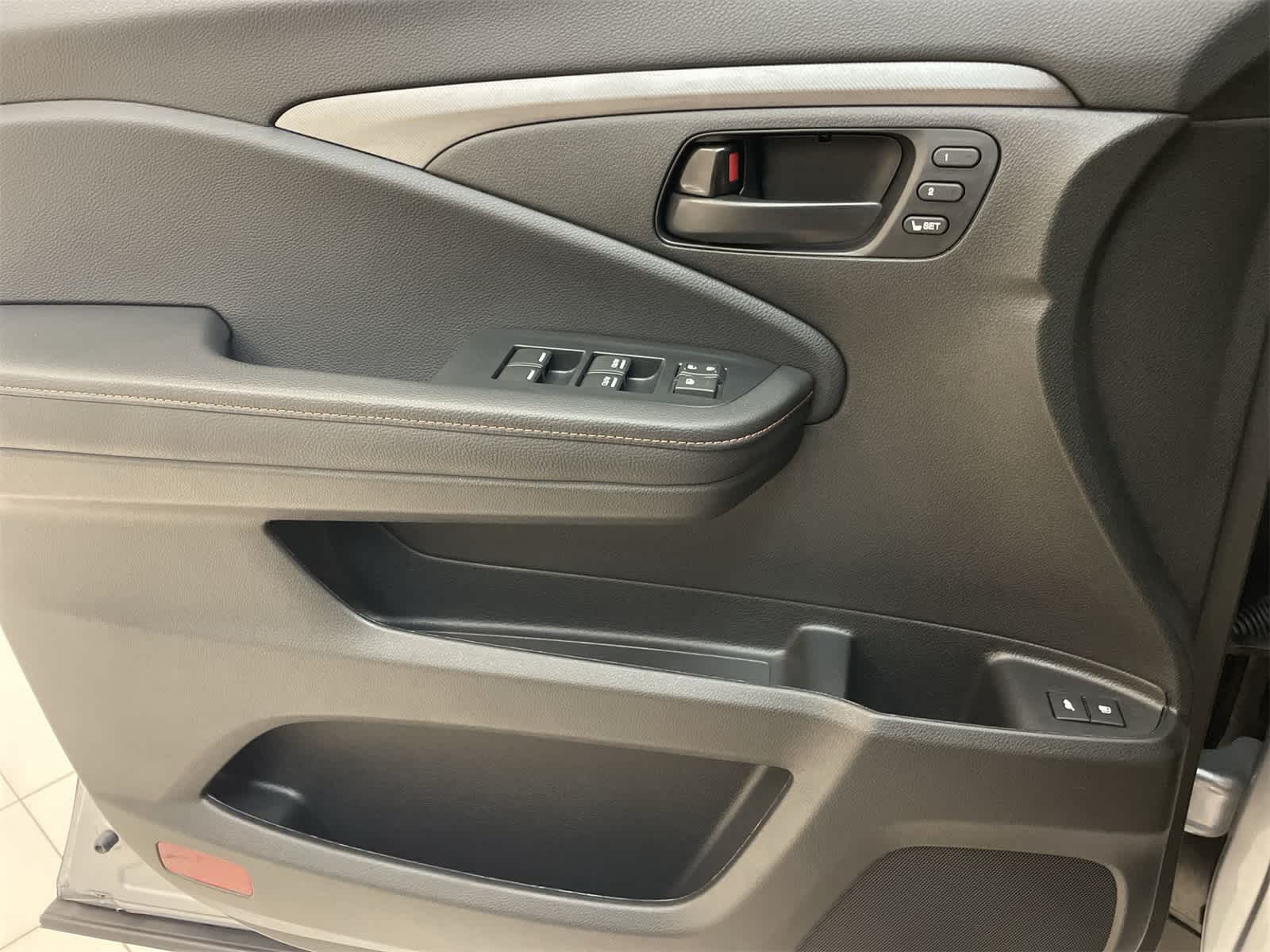 Thumbnail: 2022 Honda Passport - 17