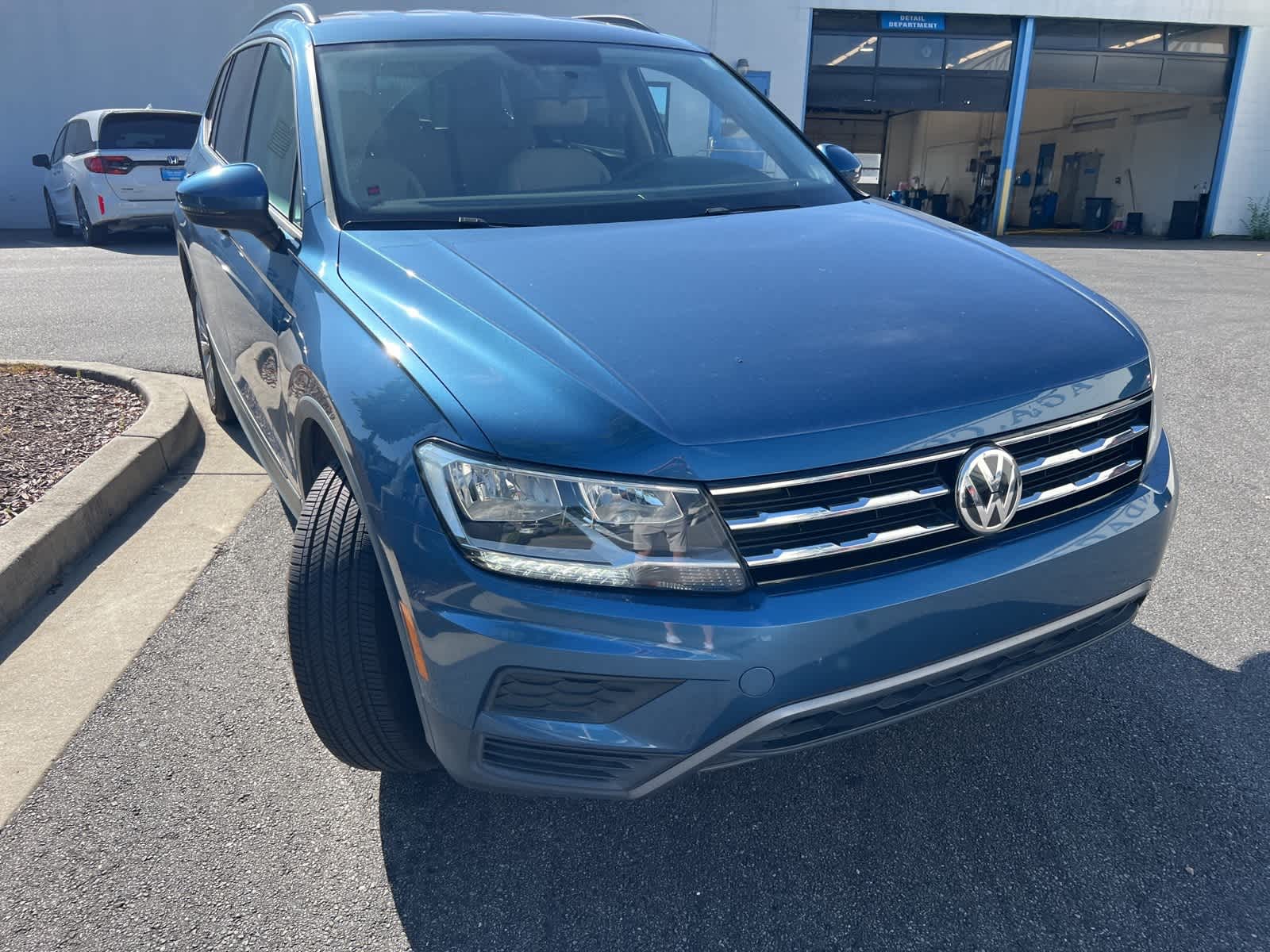 Thumbnail: 2020 Volkswagen Tiguan - 13