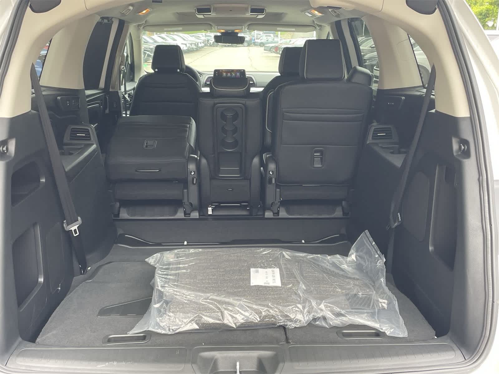 2025 Honda Odyssey Touring 9