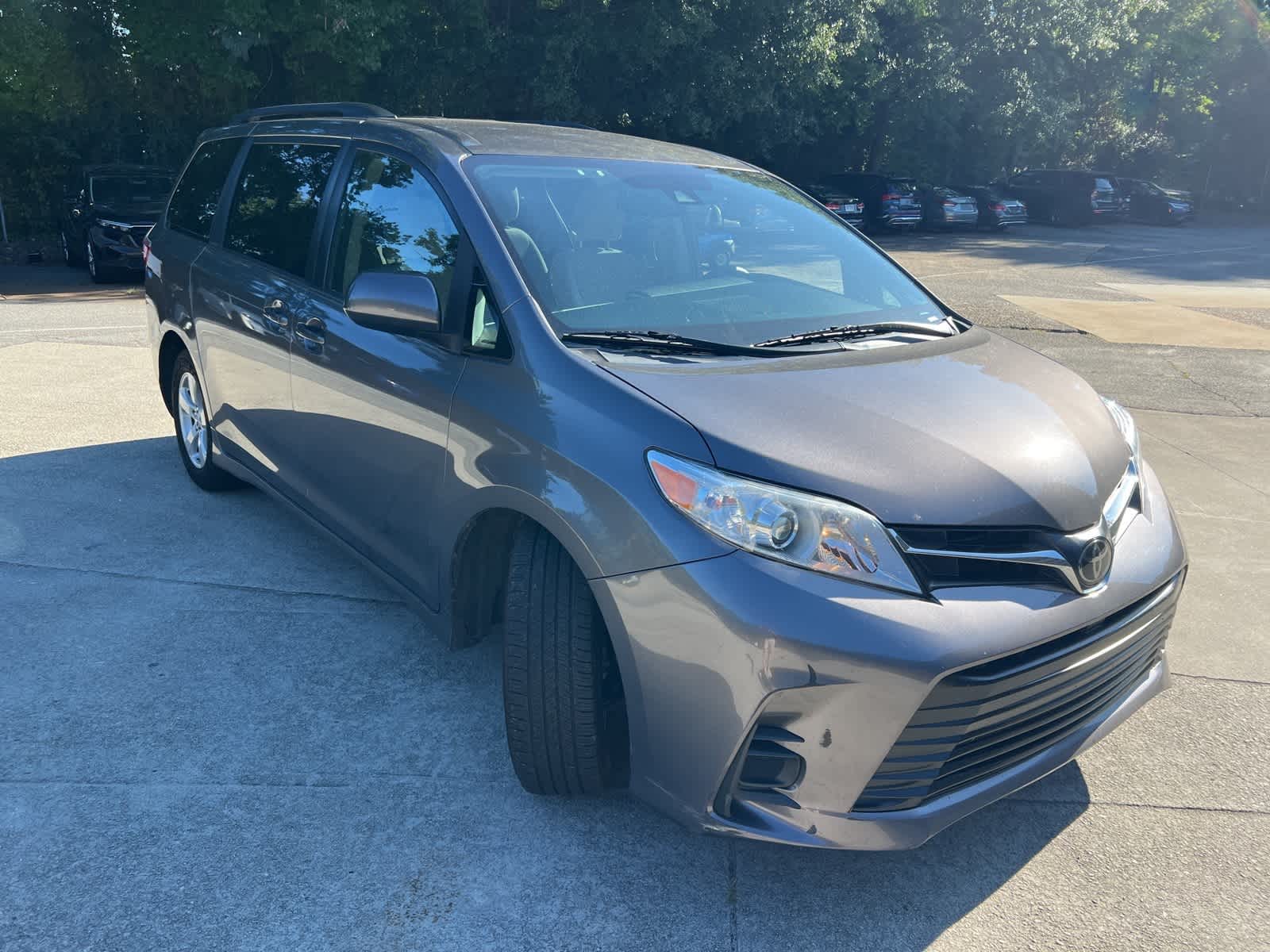Thumbnail: 2020 Toyota Sienna - 12