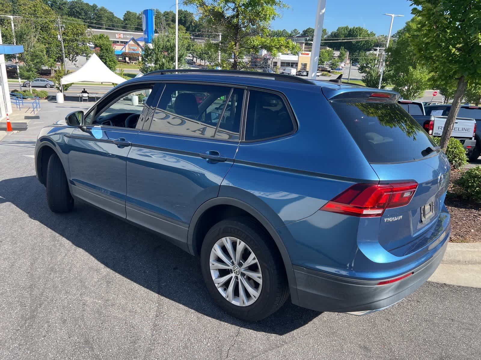 Thumbnail: 2020 Volkswagen Tiguan - 7