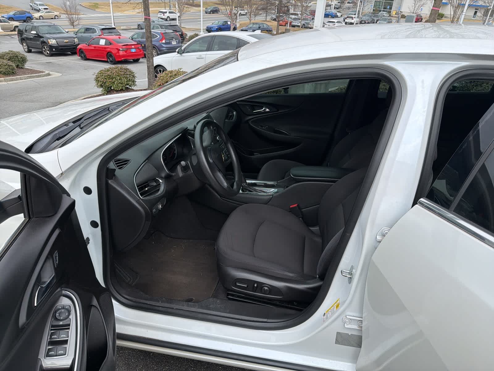 Thumbnail: 2016 Chevrolet Malibu - 16