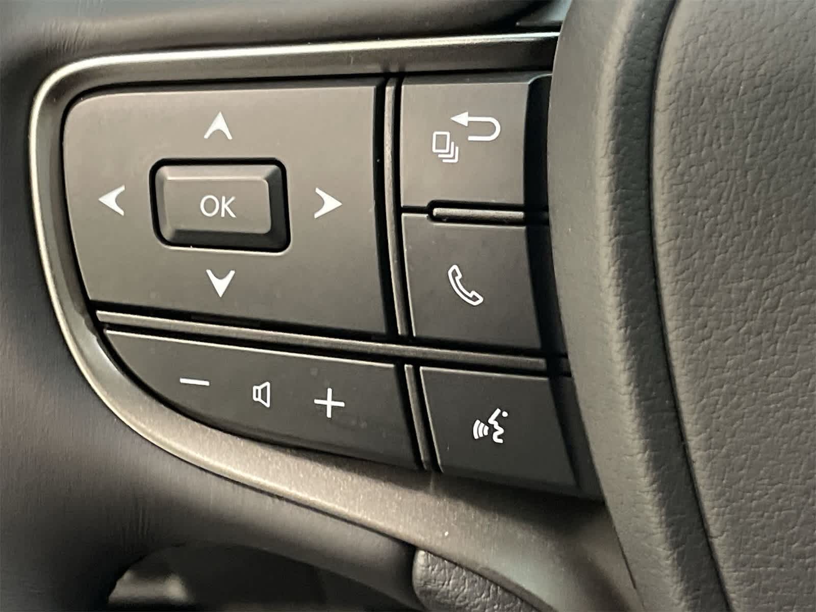 Thumbnail: 2025 Lexus UX - 12