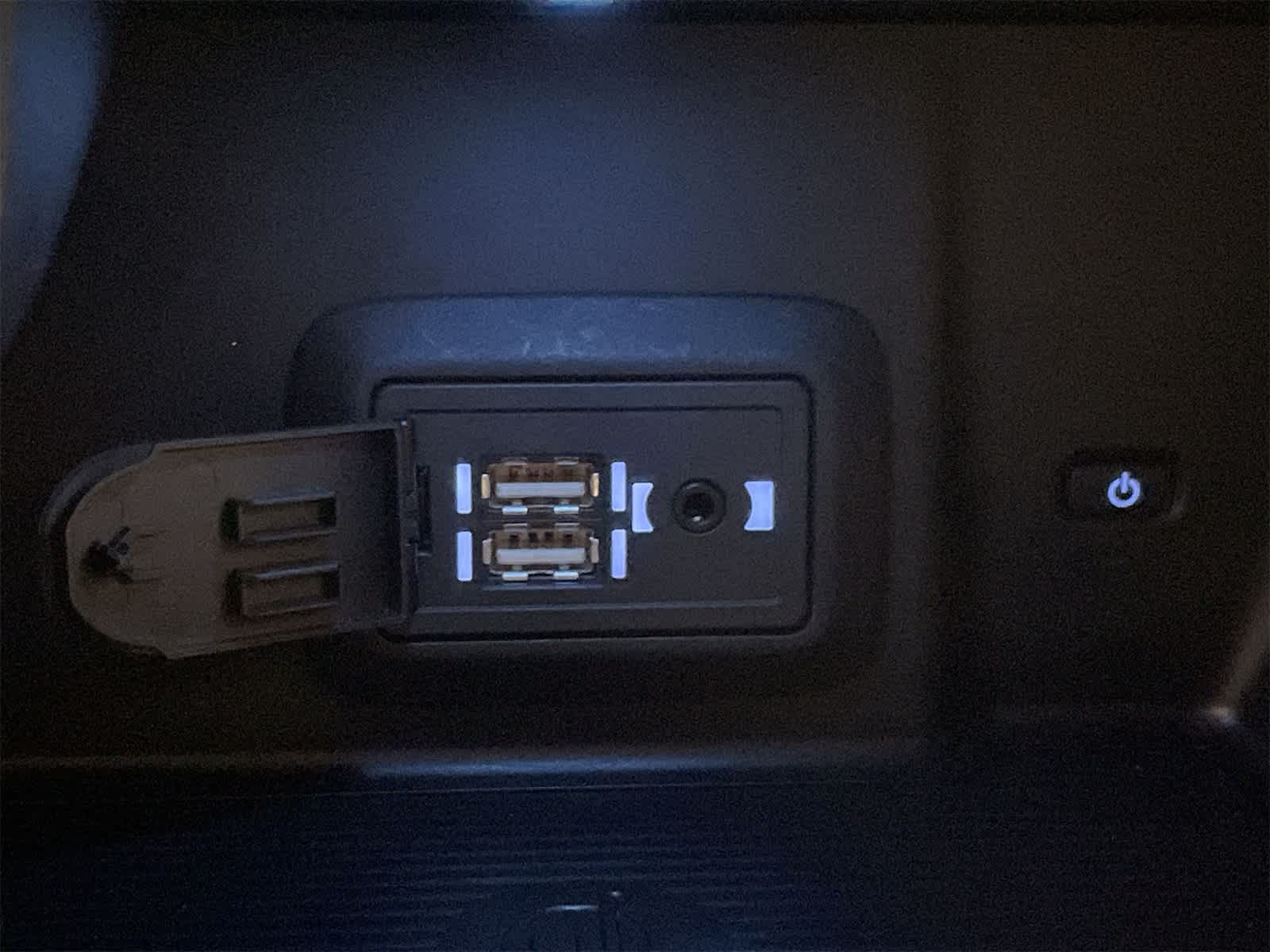 Thumbnail: 2021 Toyota Venza - 8