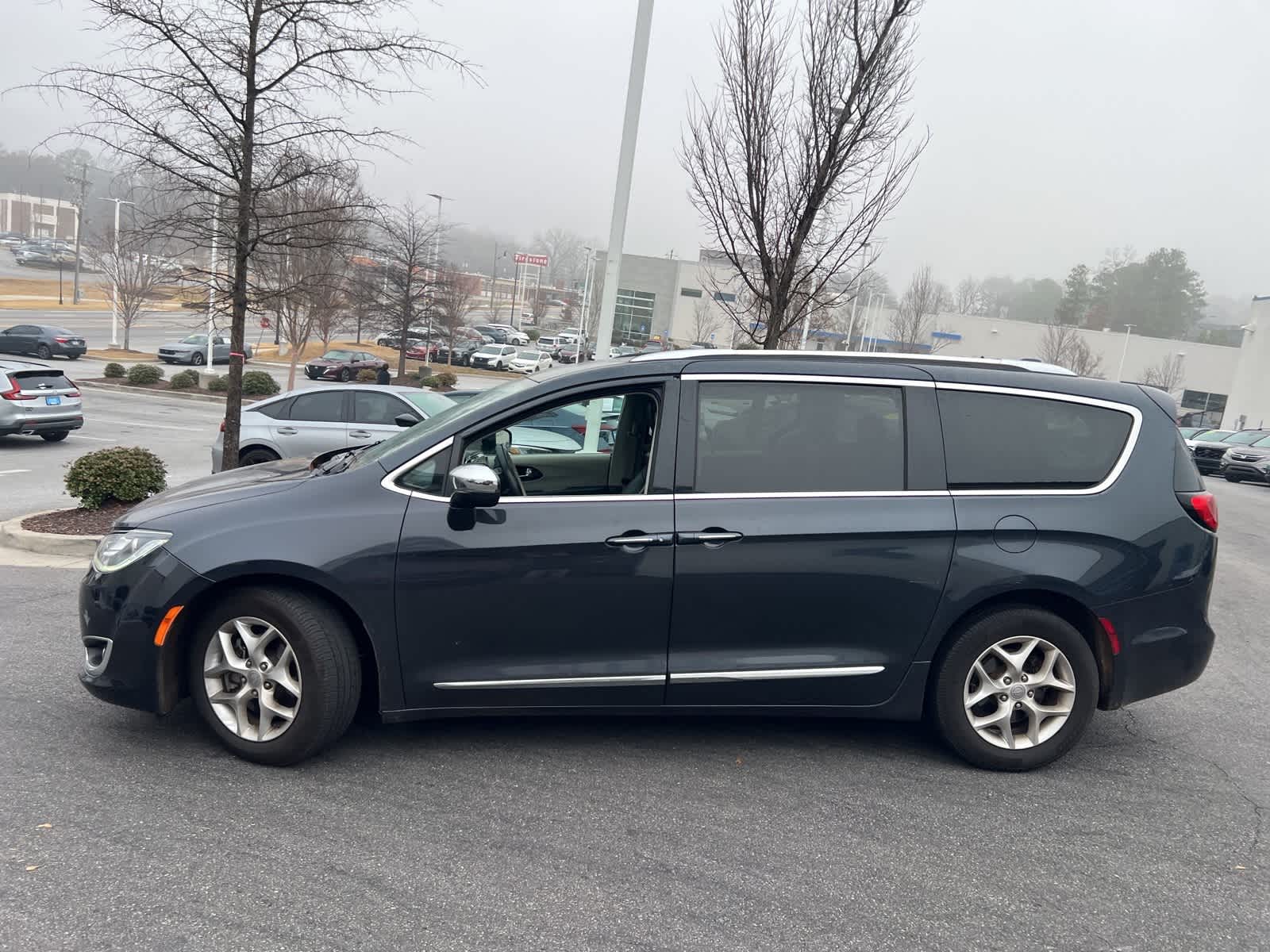 Thumbnail: 2020 Chrysler Pacifica - 6