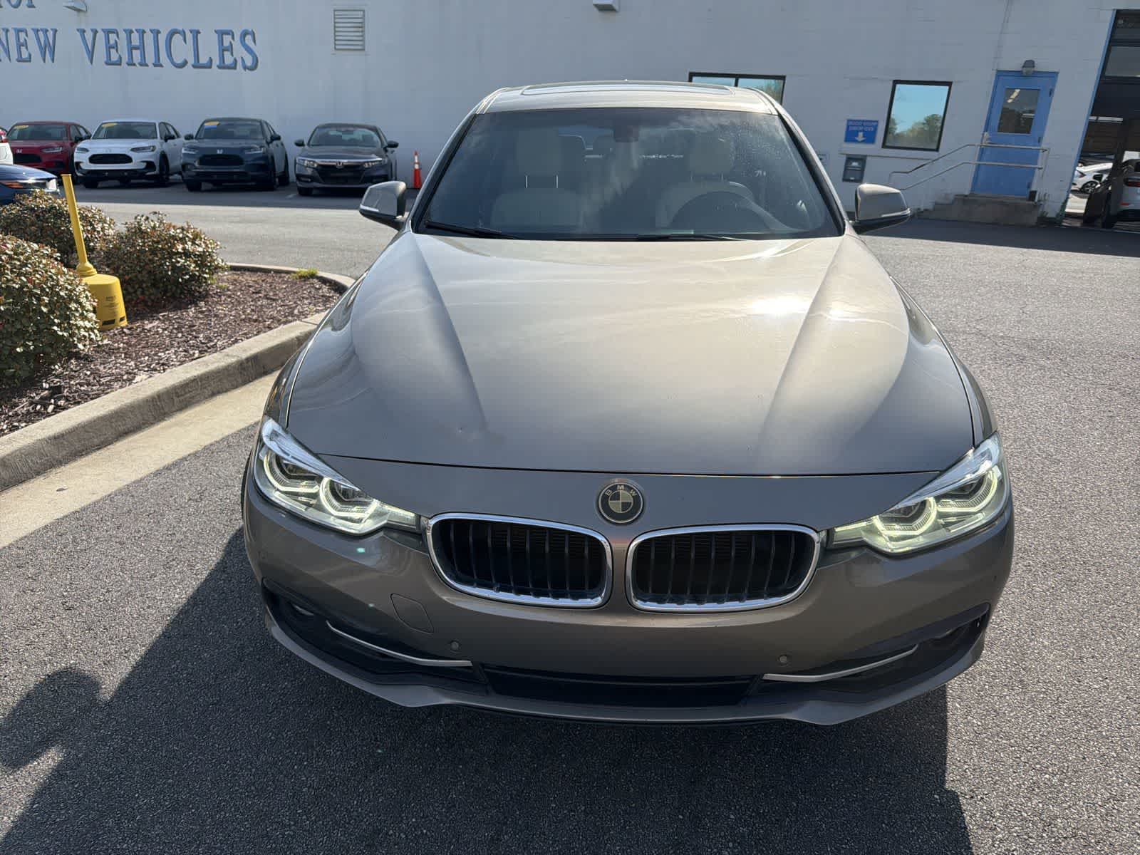 Thumbnail: 2016 BMW 3 Series - 14