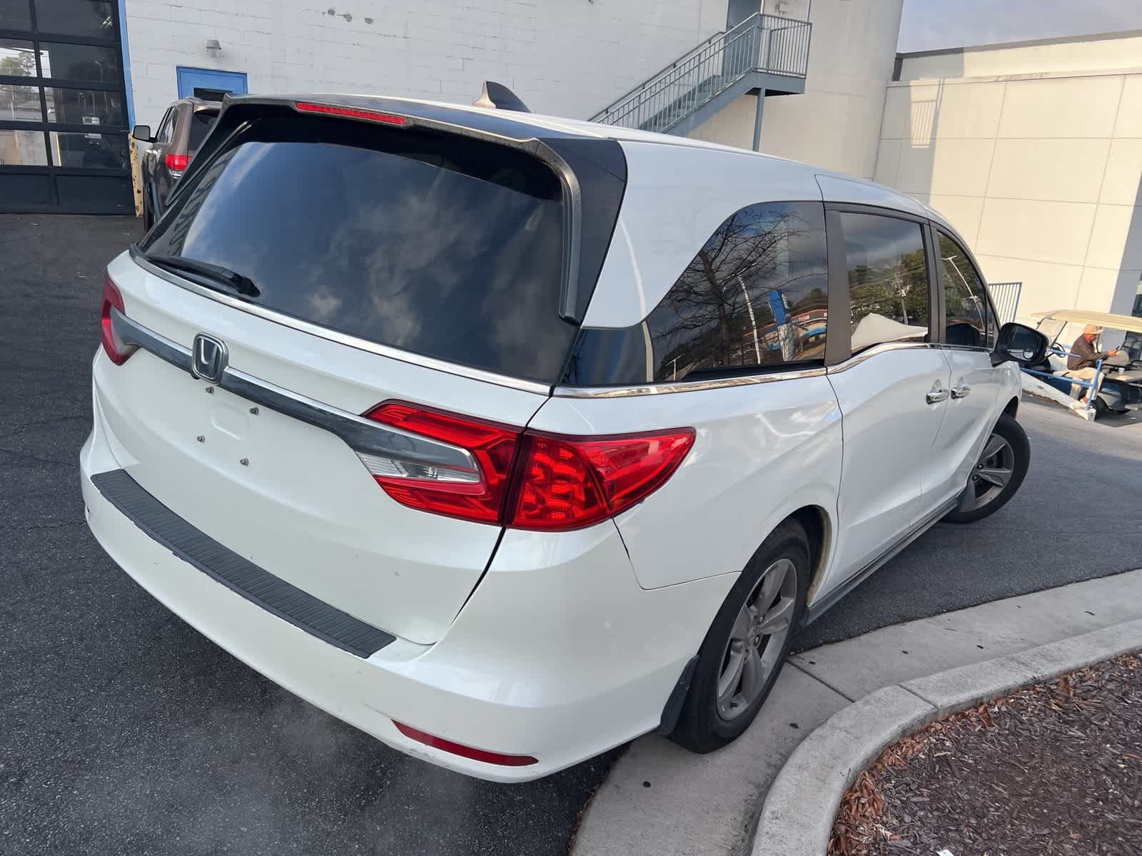 Thumbnail: 2018 Honda Odyssey - 10