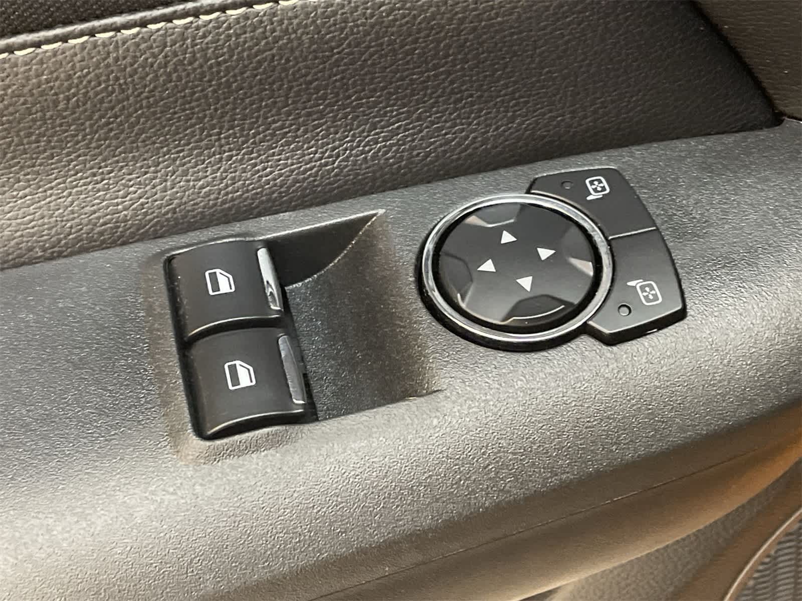 Thumbnail: 2022 Ford Mustang - 15