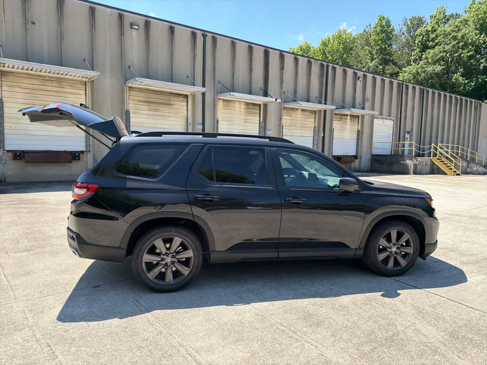 Thumbnail: 2023 Honda Pilot - 13