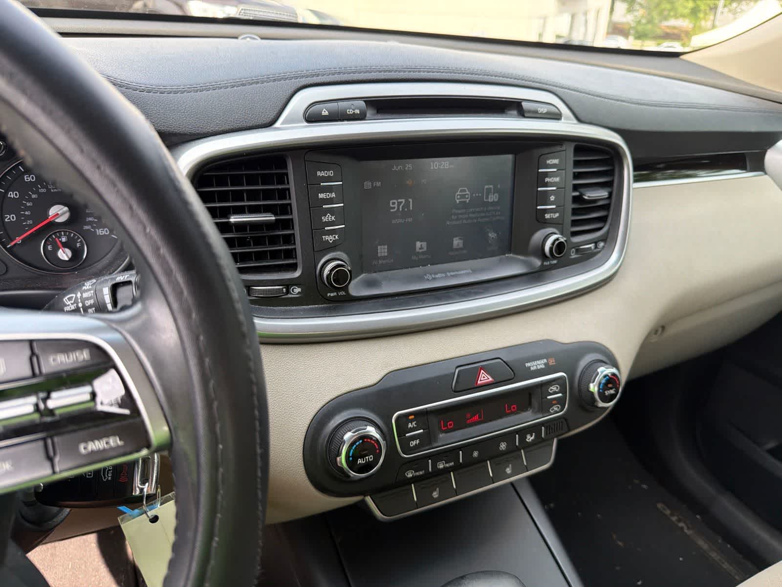 Thumbnail: 2019 Kia Sorento - 22