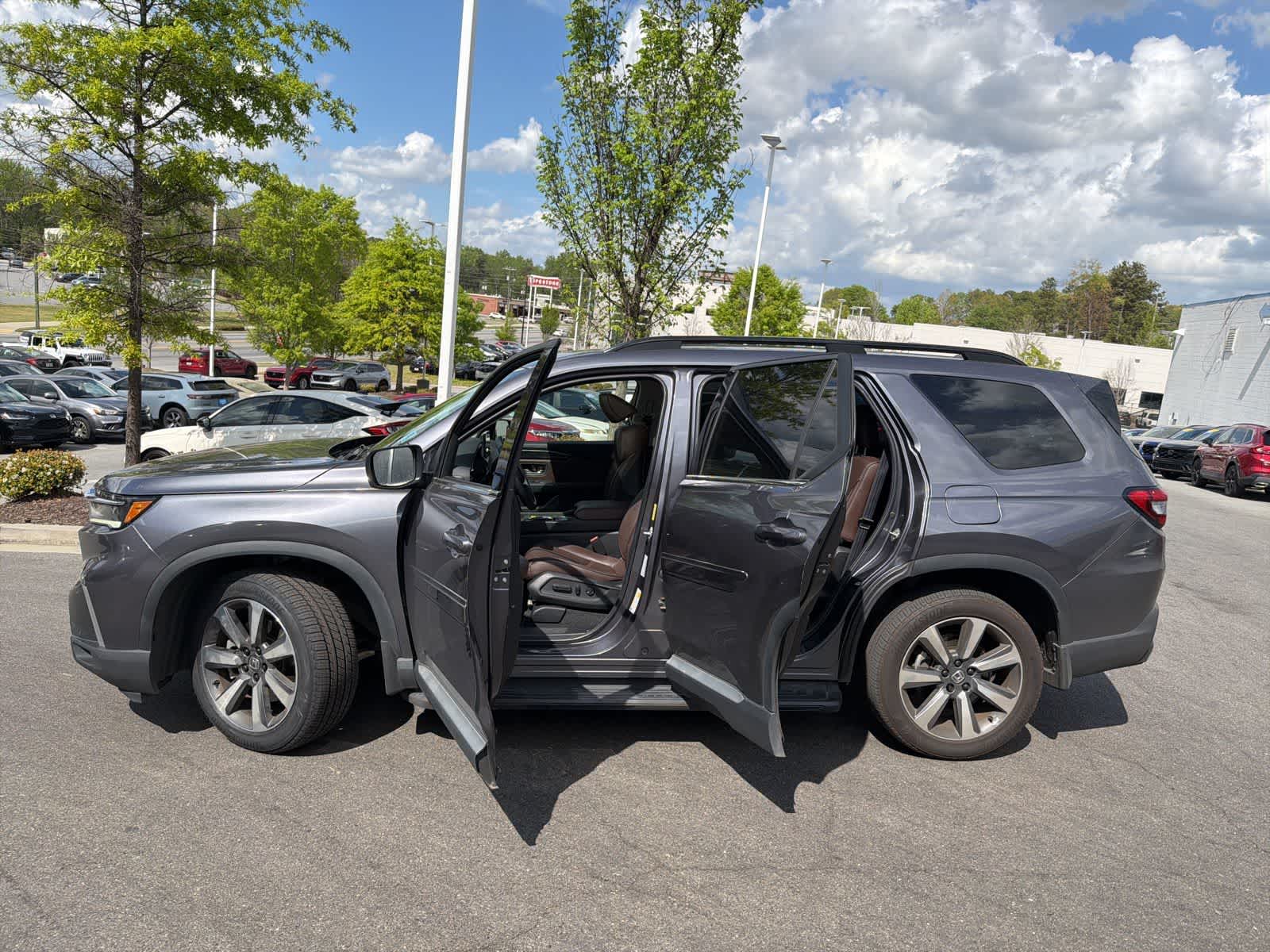 Thumbnail: 2023 Honda Pilot - 17